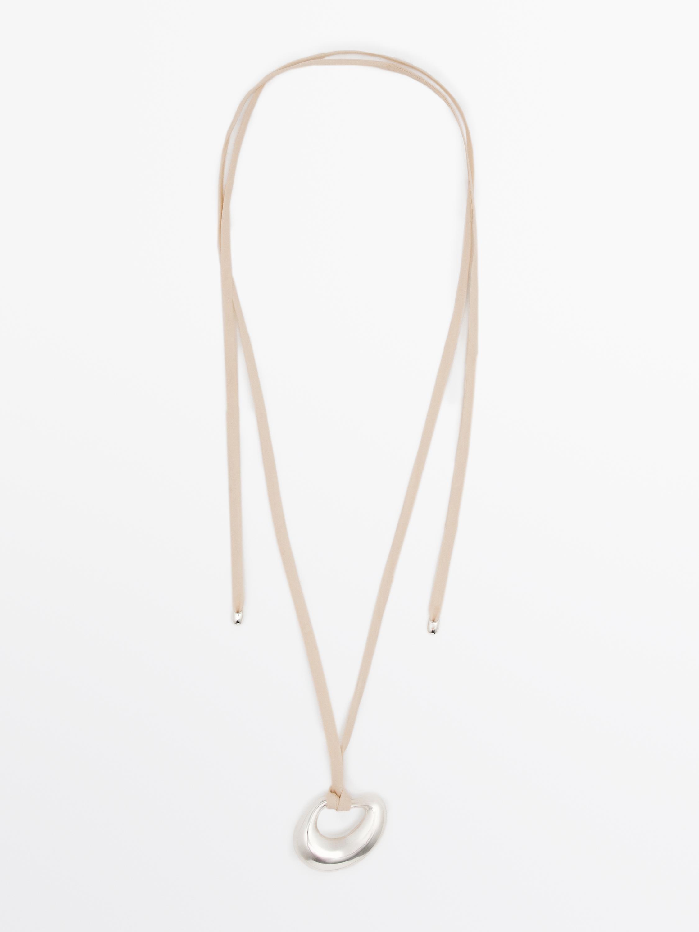 Collier avec pièce abstraite et cordon réglable