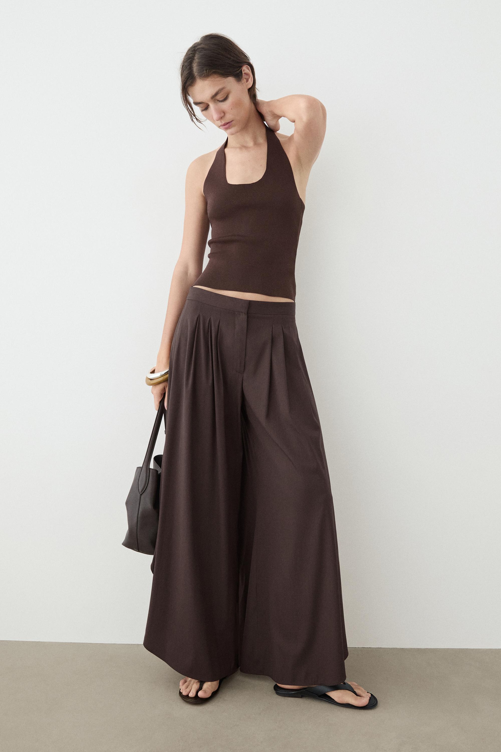 Fitted knit halter top — BROWN