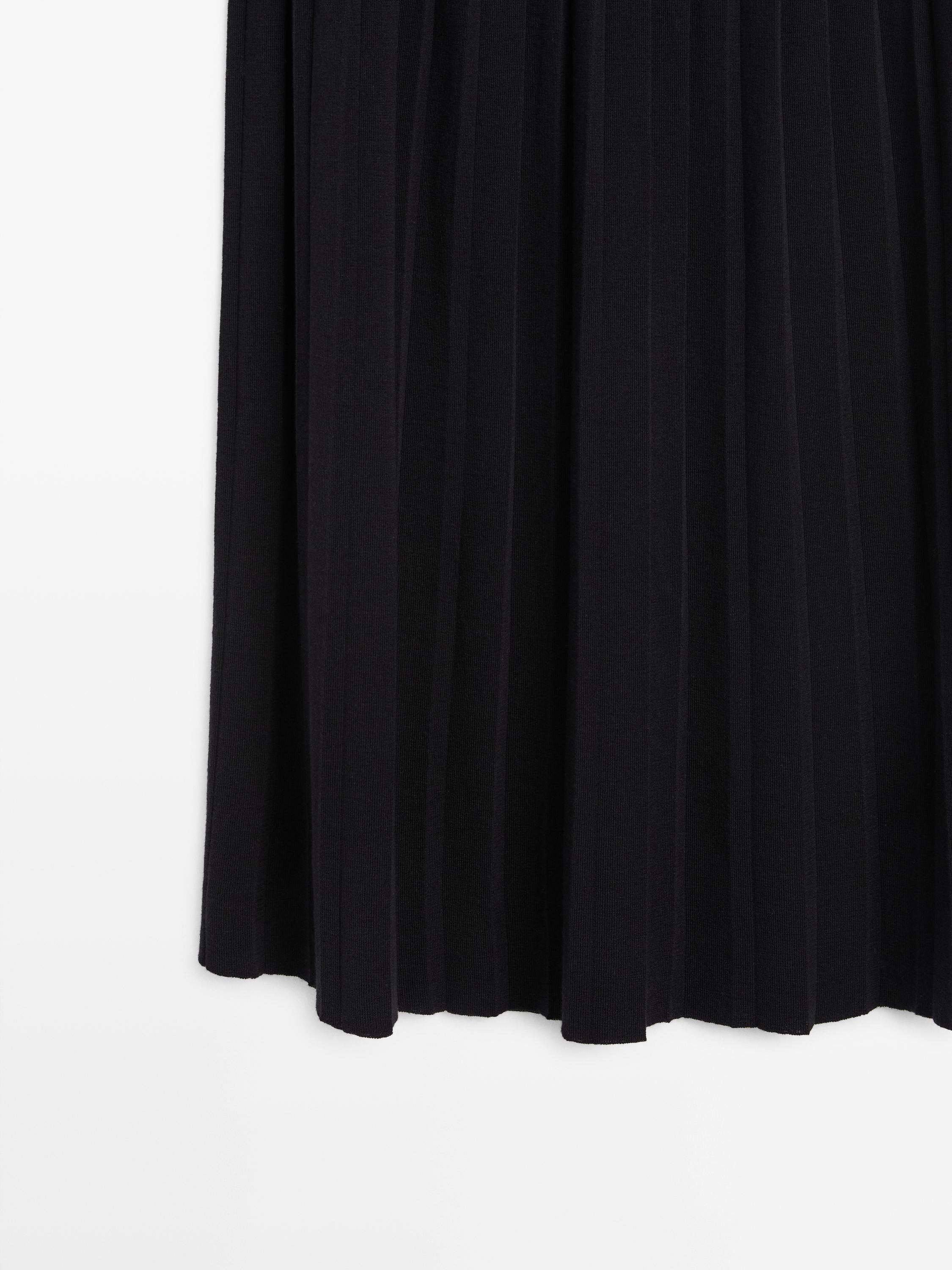 Midi skirt with box pleats — BLACK