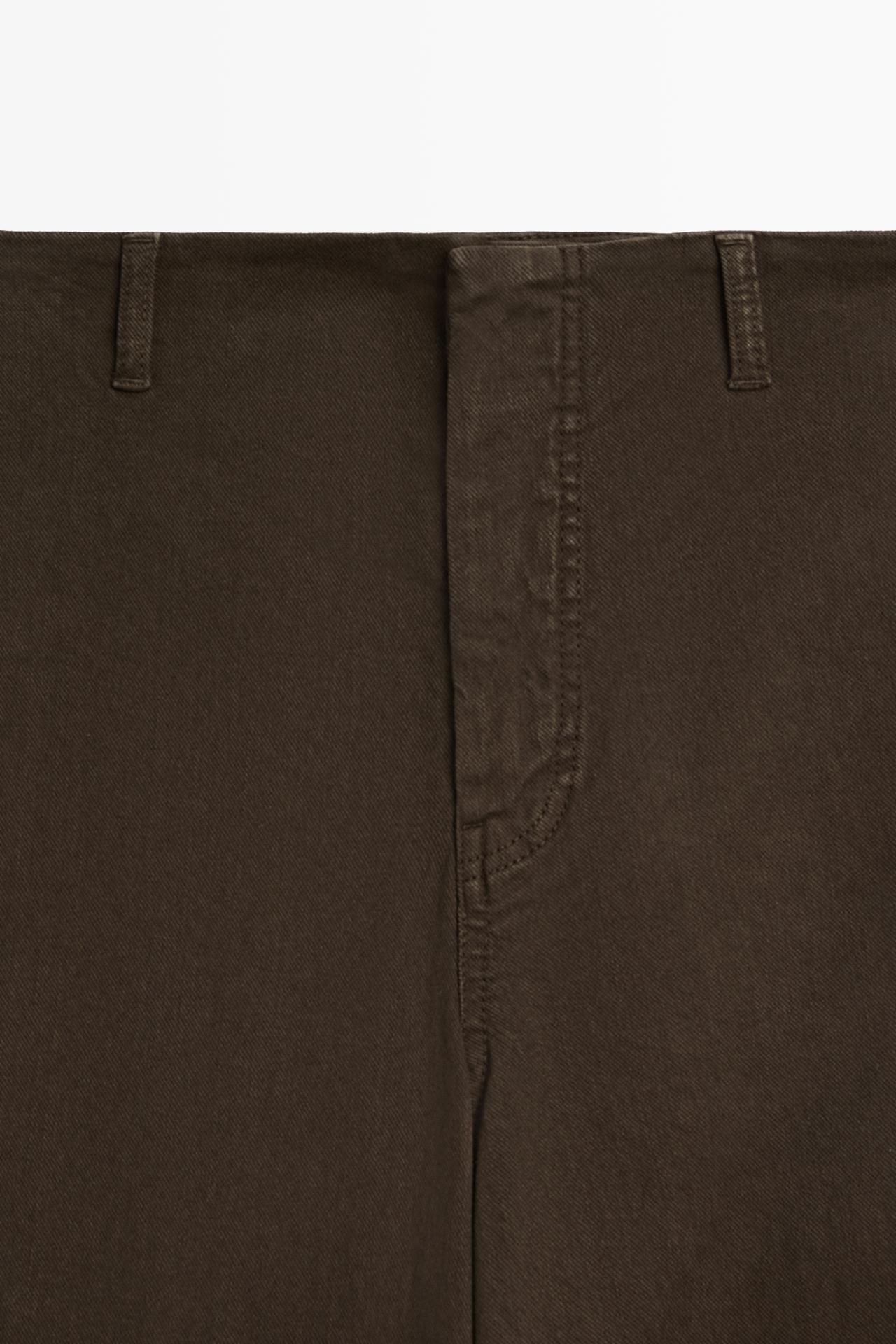 Pants carrot fit seam details — Chocolate