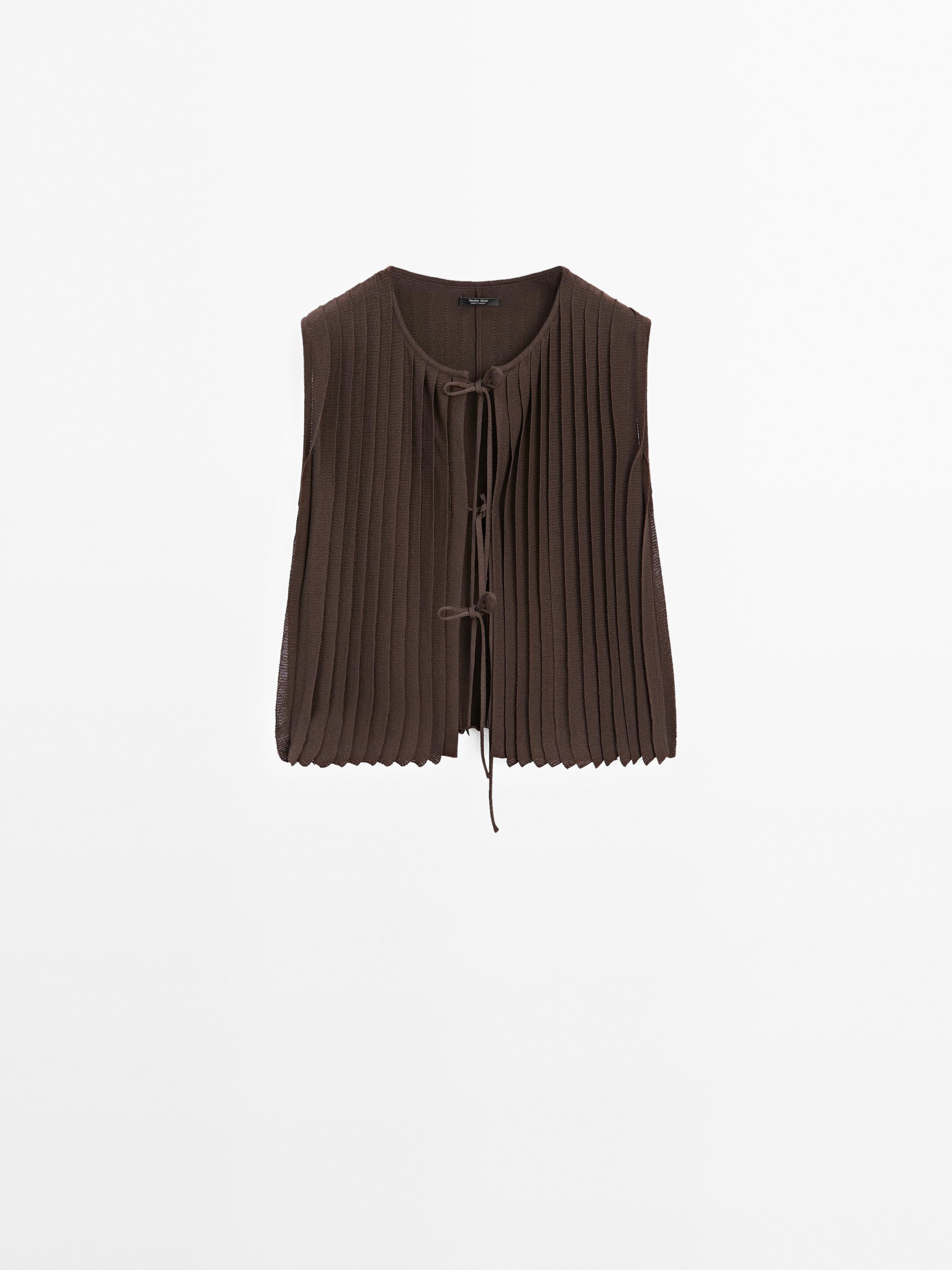 Waistcoat with tie and pleated detail