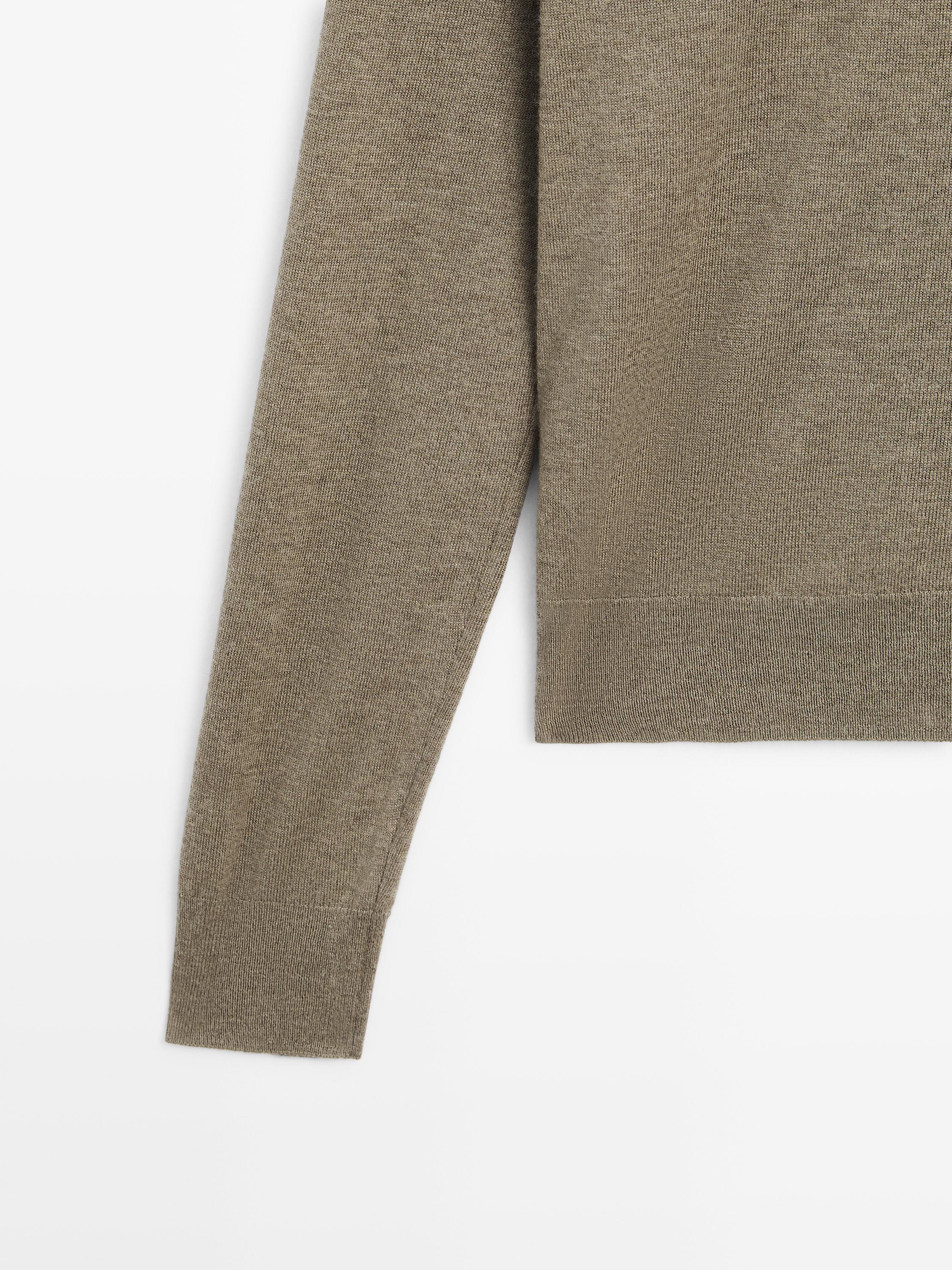 Pull laine en maille à col en V
