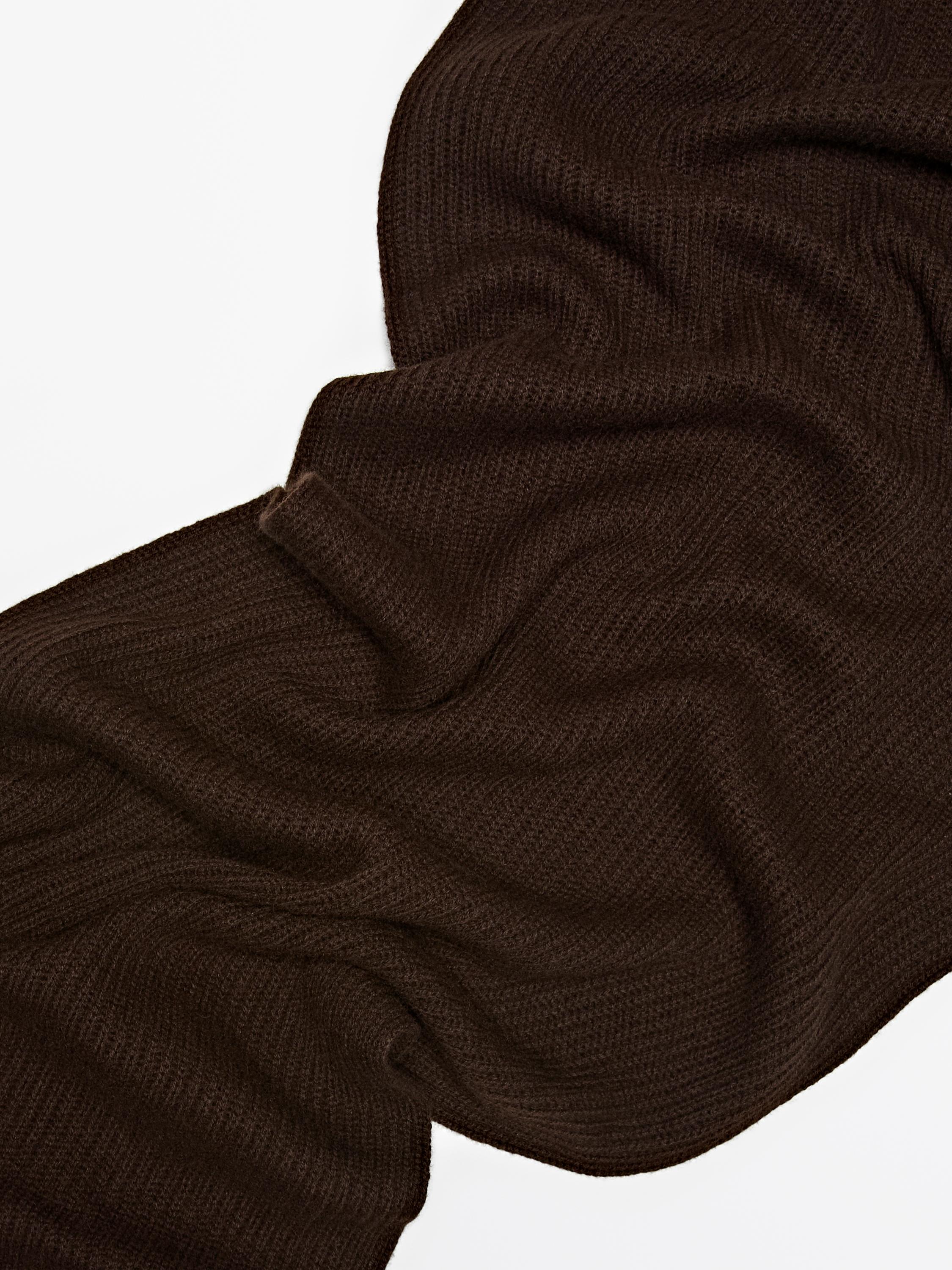 100% cashmere ribbed scarf