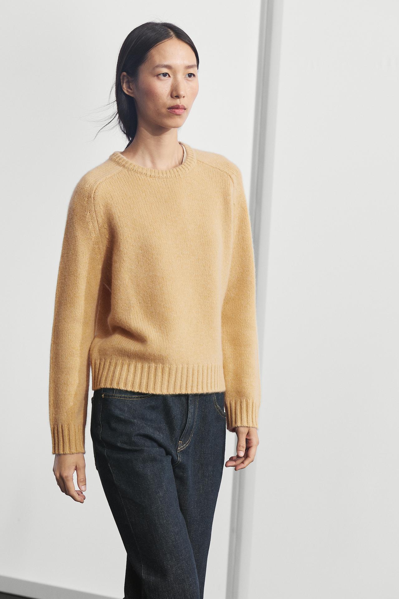 Knit 100% cashmere round neck sweater — Vanilla