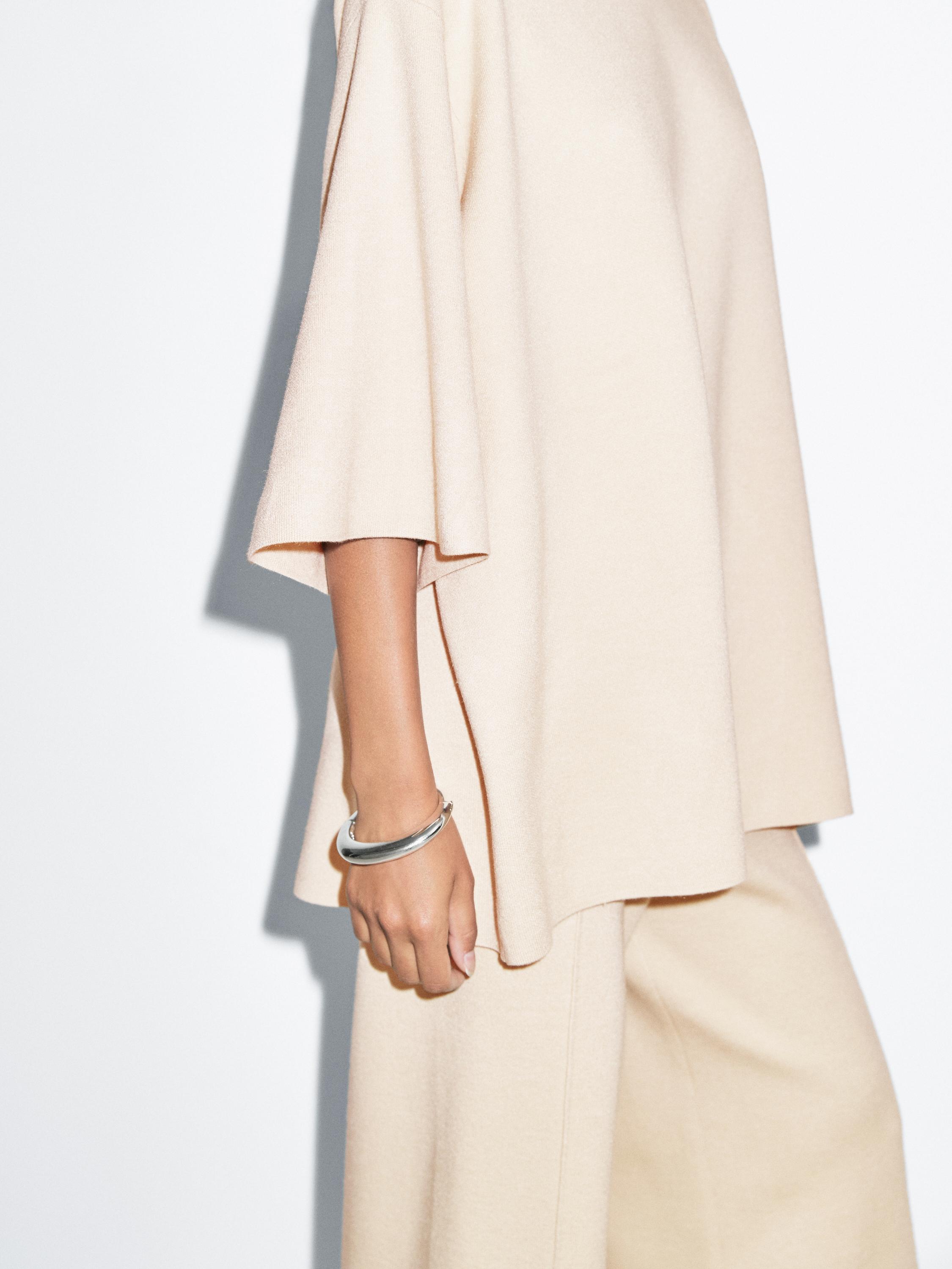 تيشرت محاك بياقة مضلعة