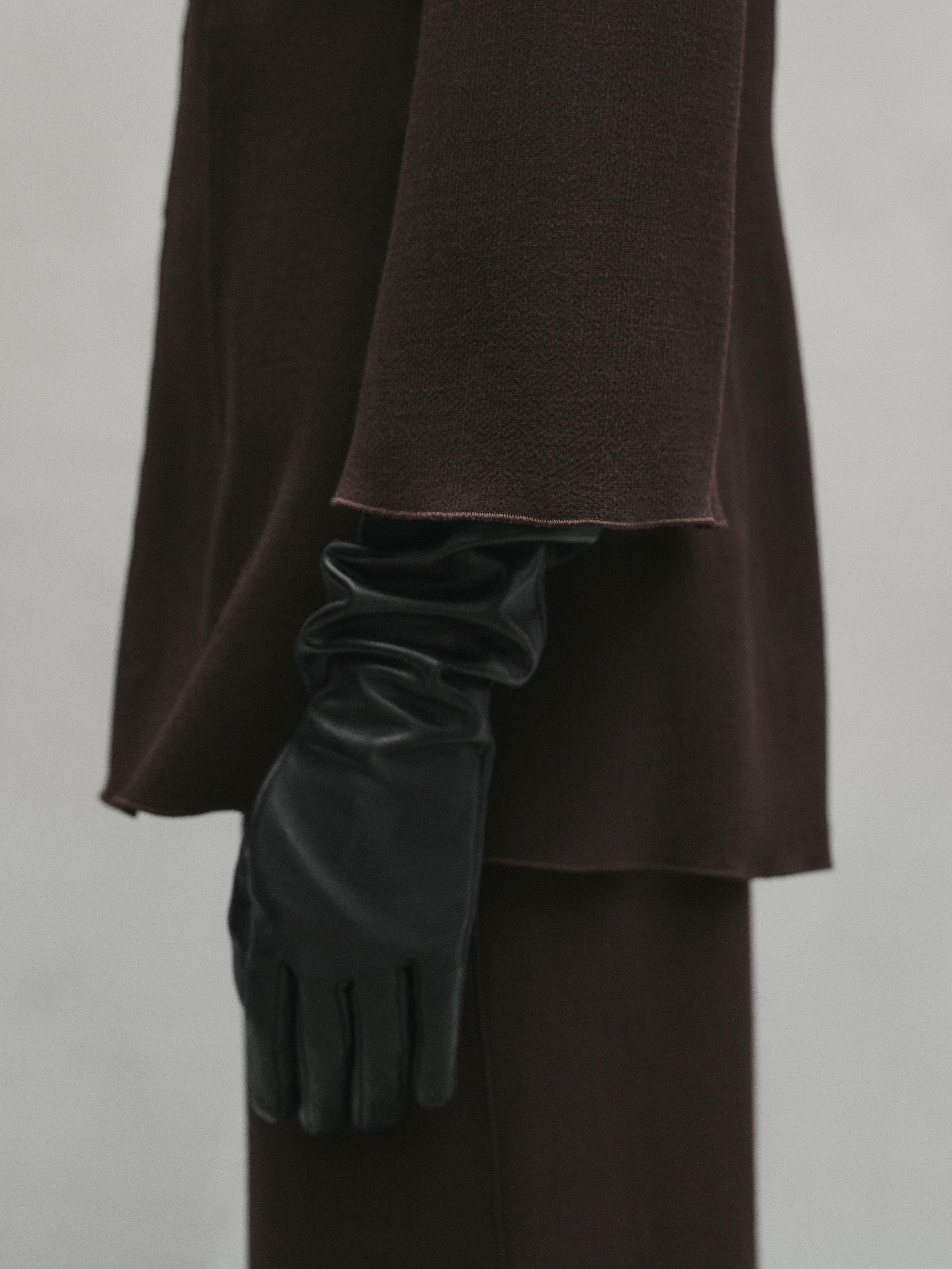 Seamed top with pleated detail - Studio