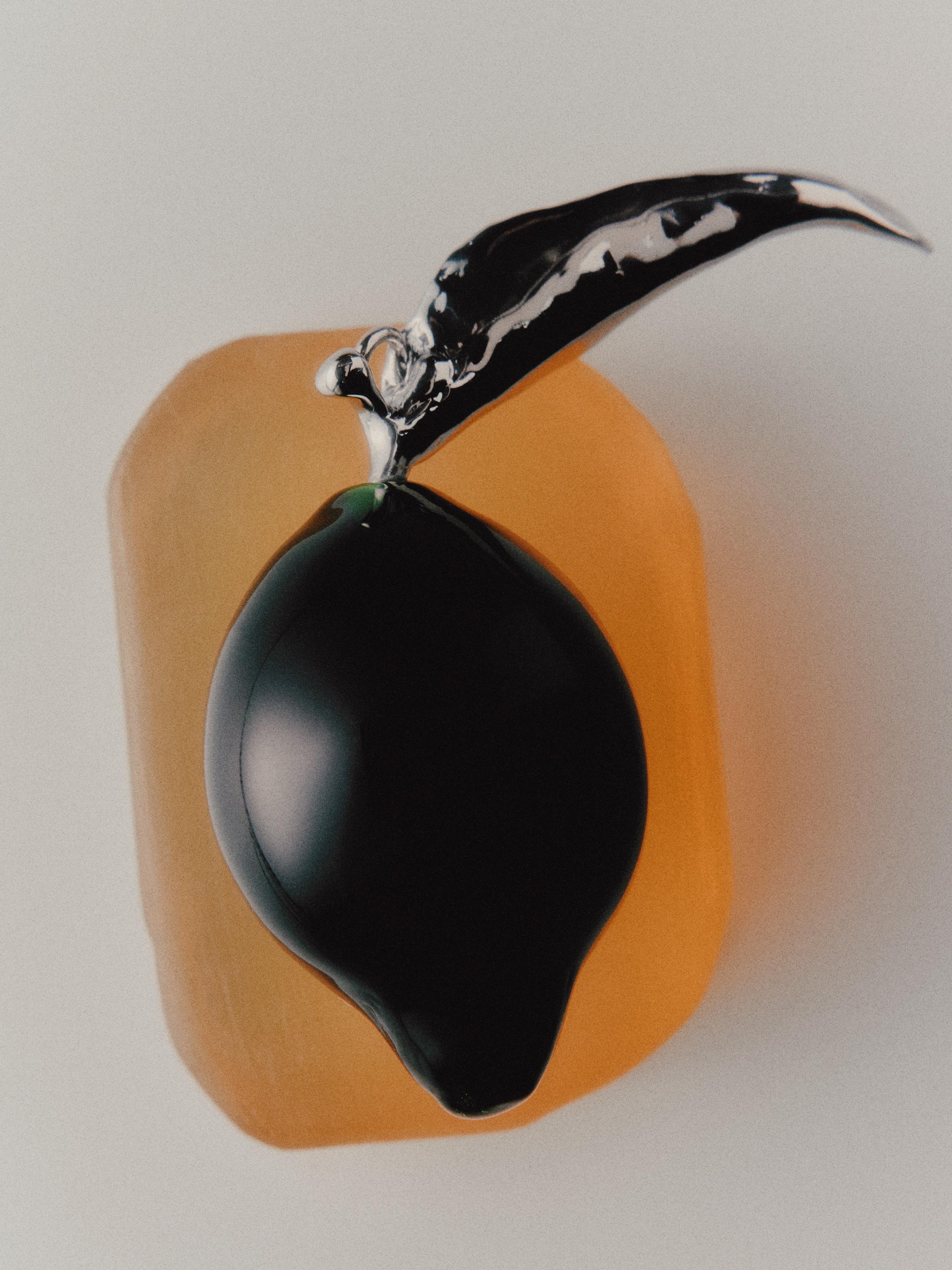 Pendant with glass lemon piece — SILVER