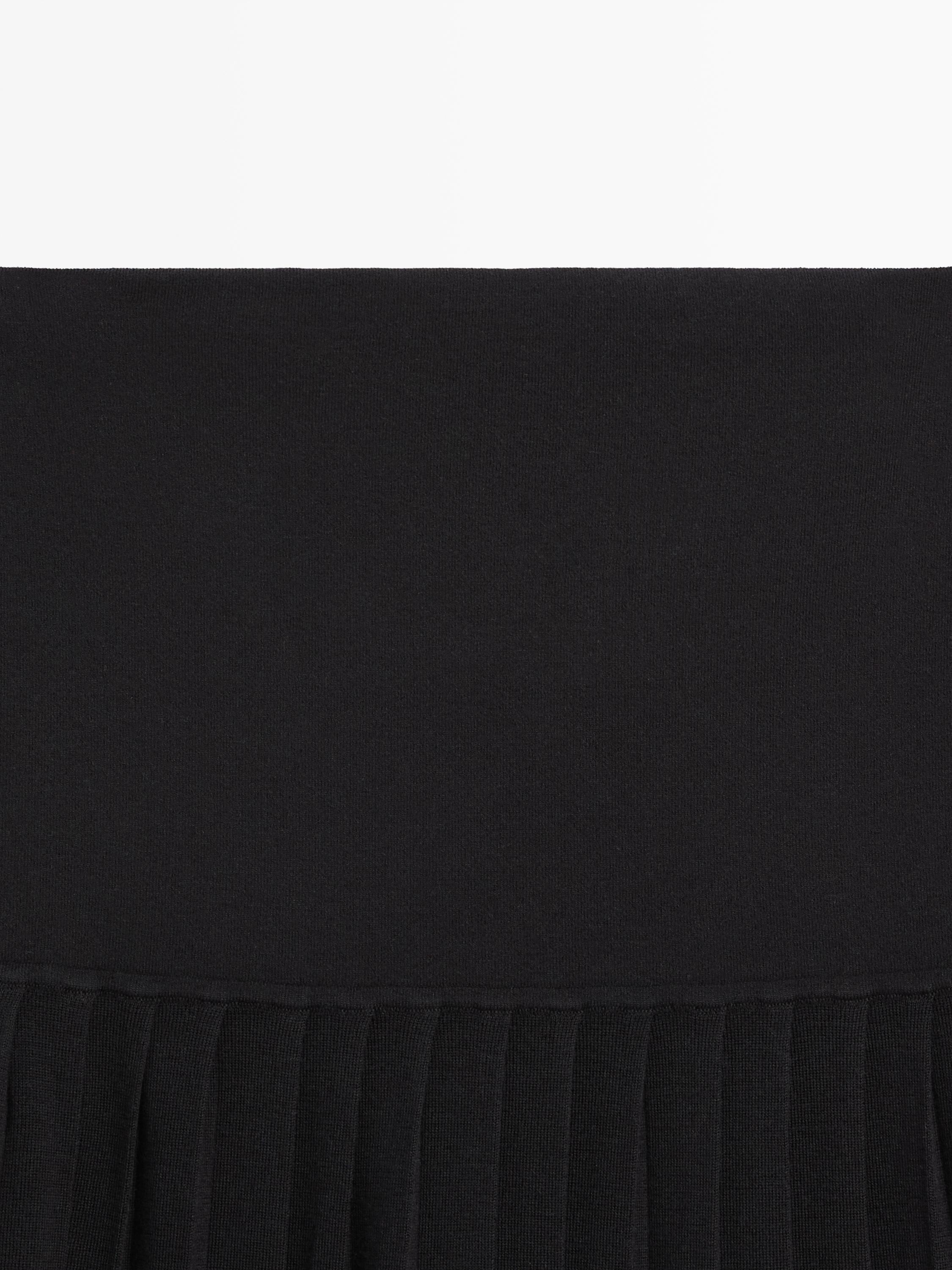 Midi skirt with box pleats — BLACK