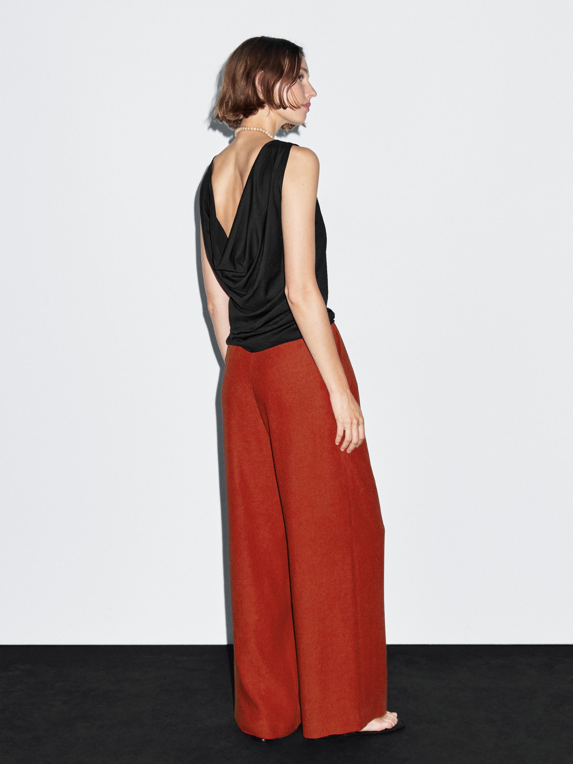 Straight-leg trousers with double dart detail