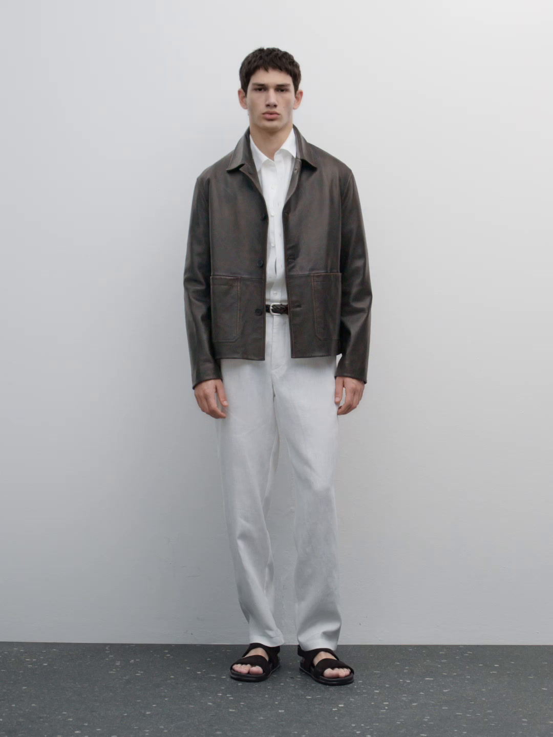 100% linen tapered fit trousers