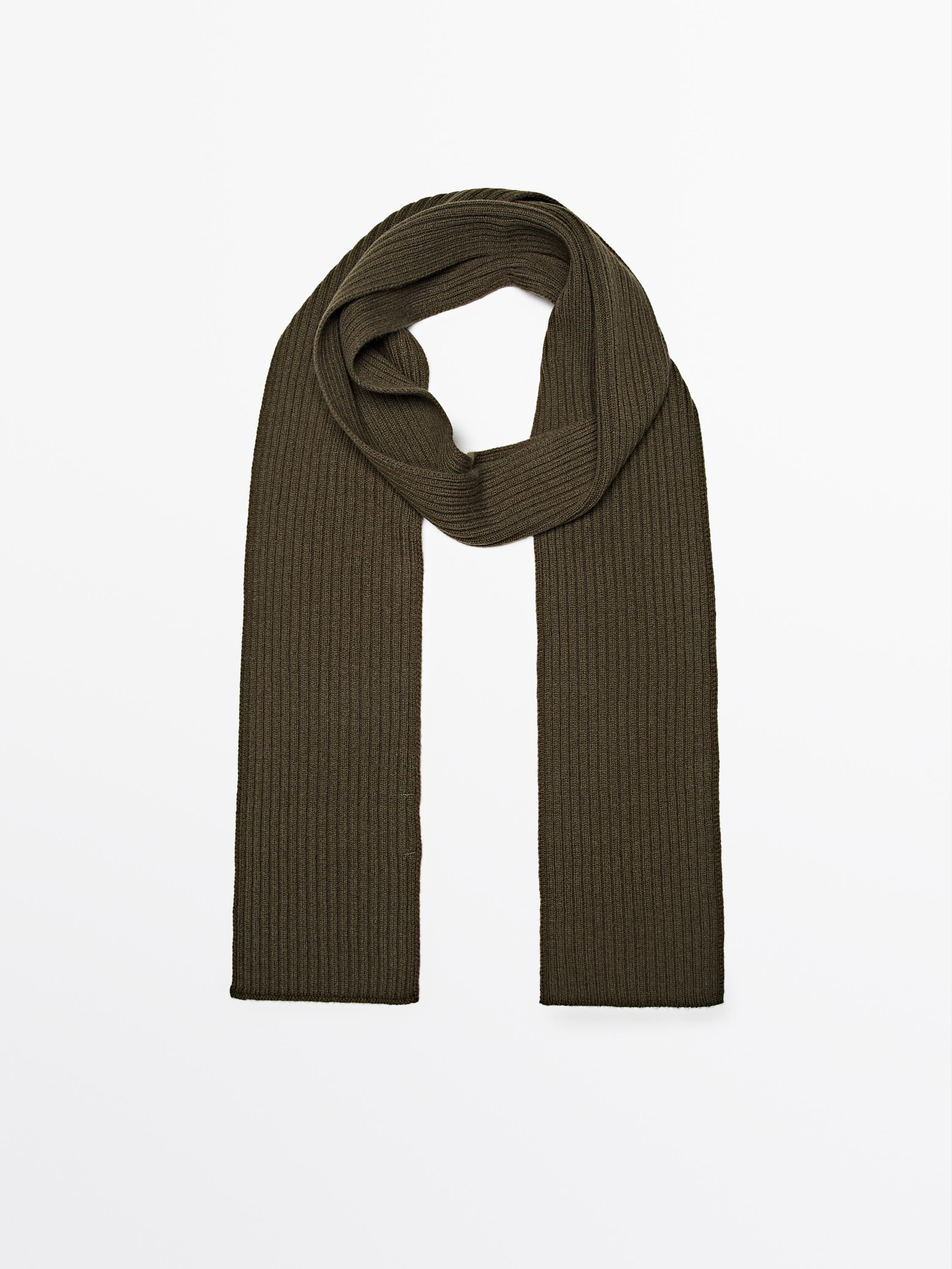 Fine ribbed fabric scarf
