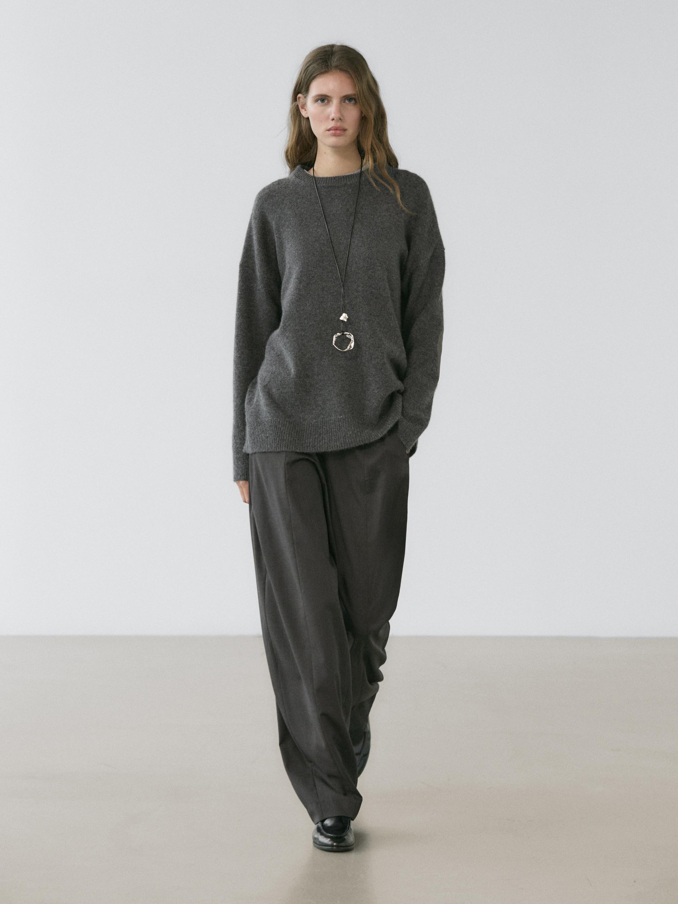 Predimenzionirani oversize kašmirski džemper s prišivcima na laktovima