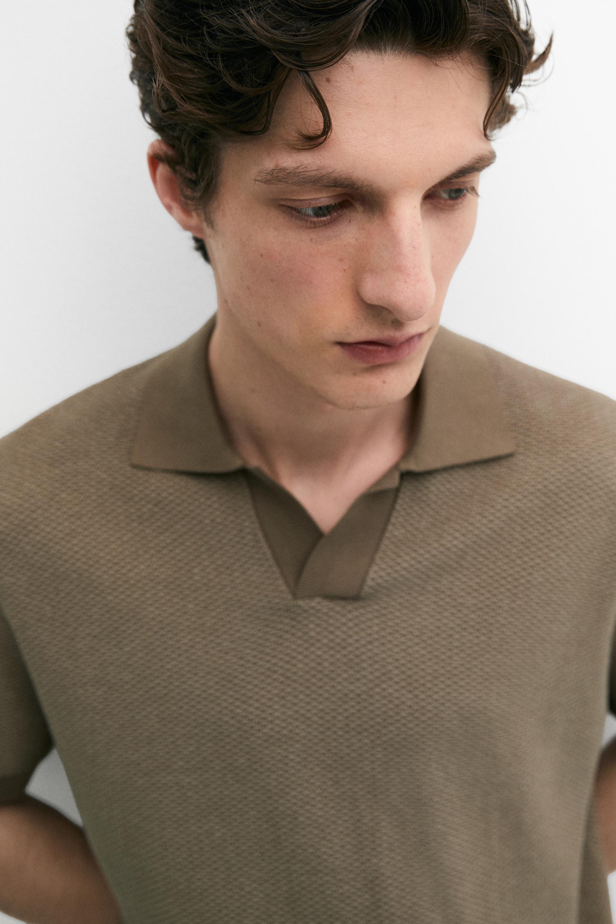 100% cotton textured knit polo sweater — MOLE BROWN