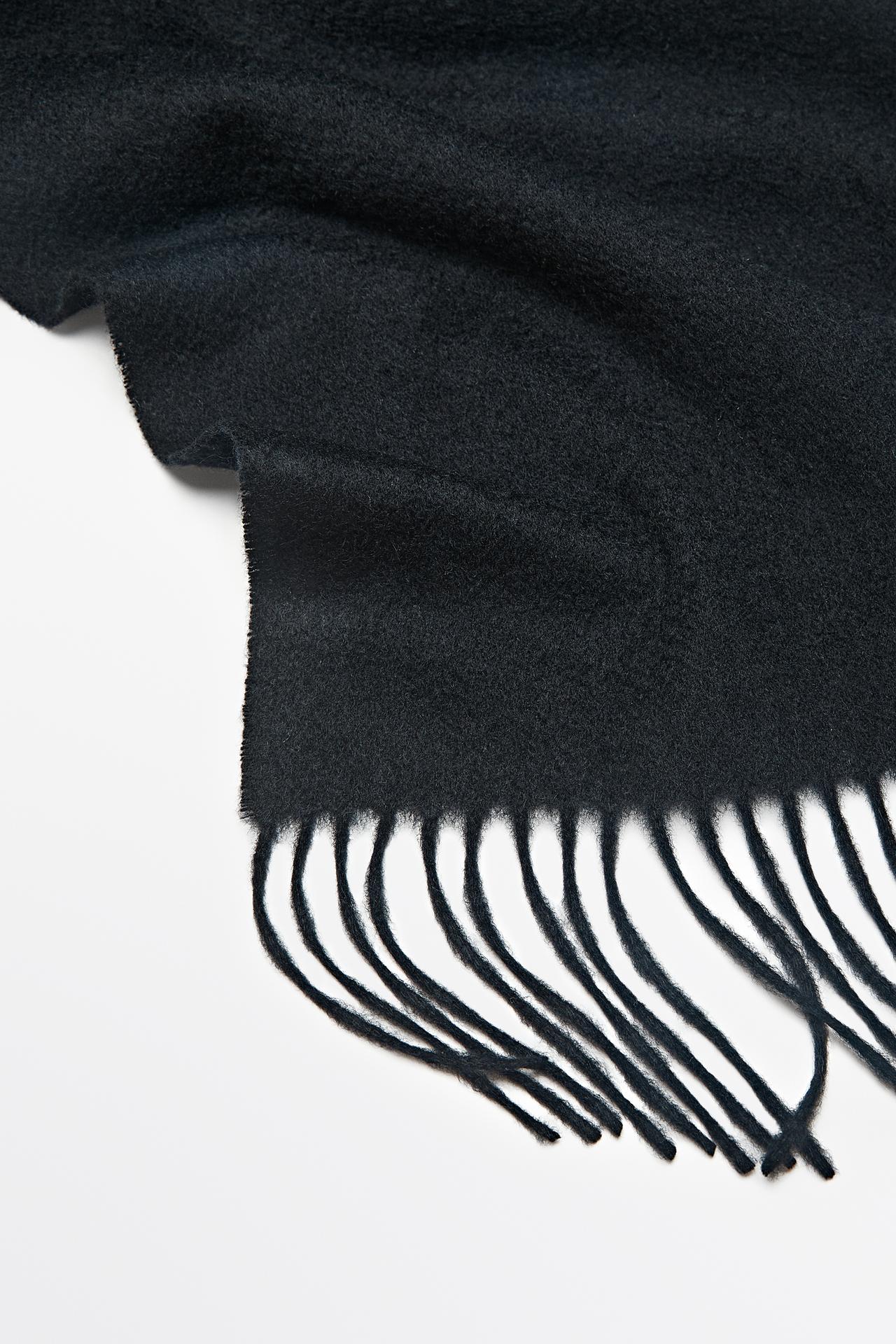 Fringed 100% cashmere knit scarf — BLACK