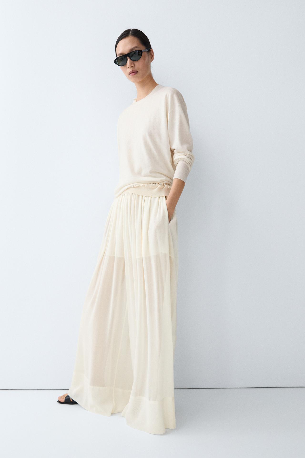 Fine knit round neck sweater — CREAM