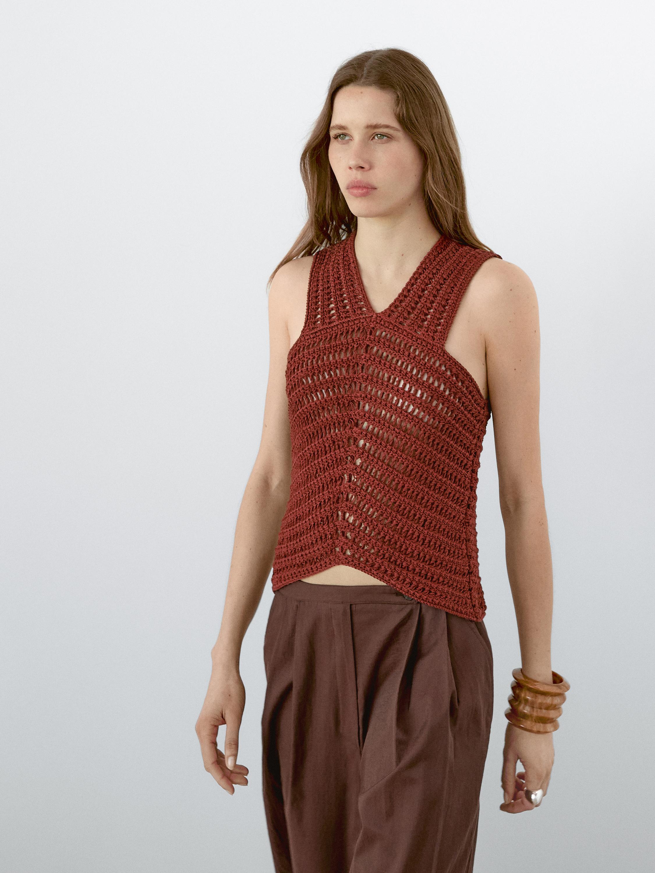 Flowing trousers with double darts