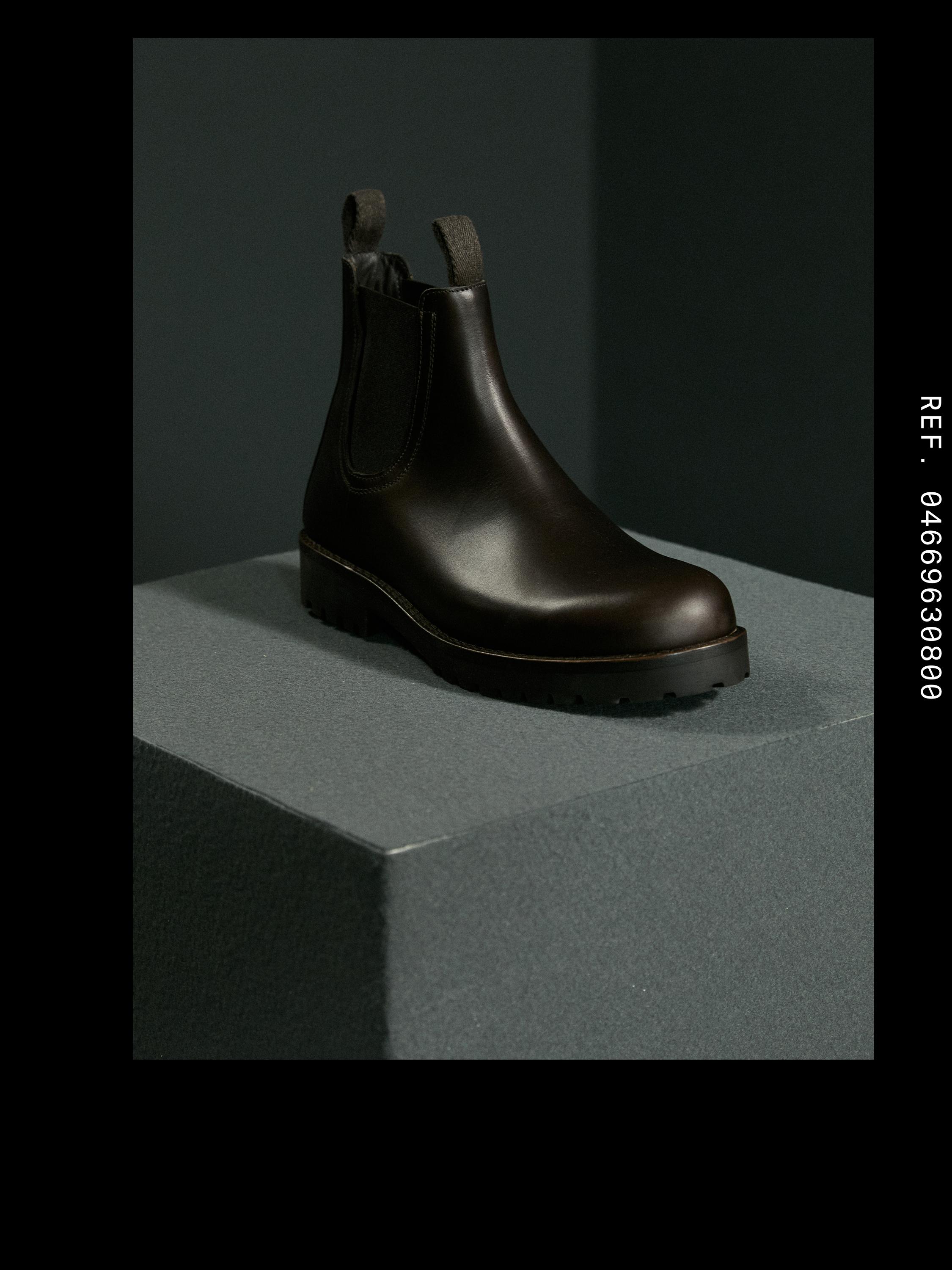 Leather Chelsea boots — BROWN