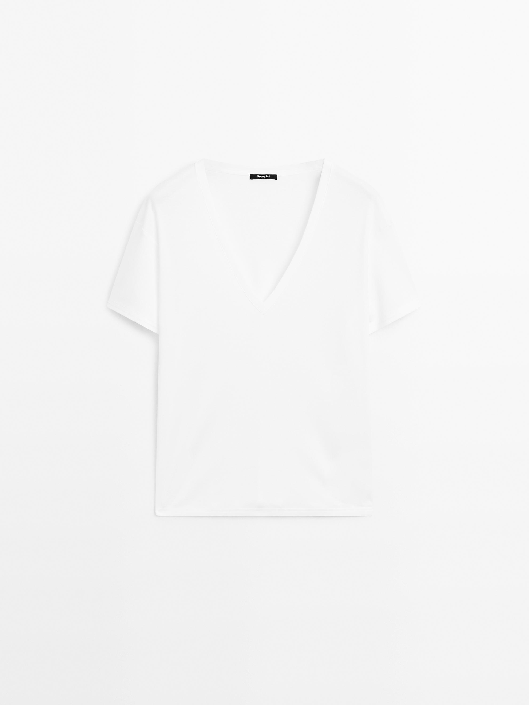 Flowing V-neck T-shirt
