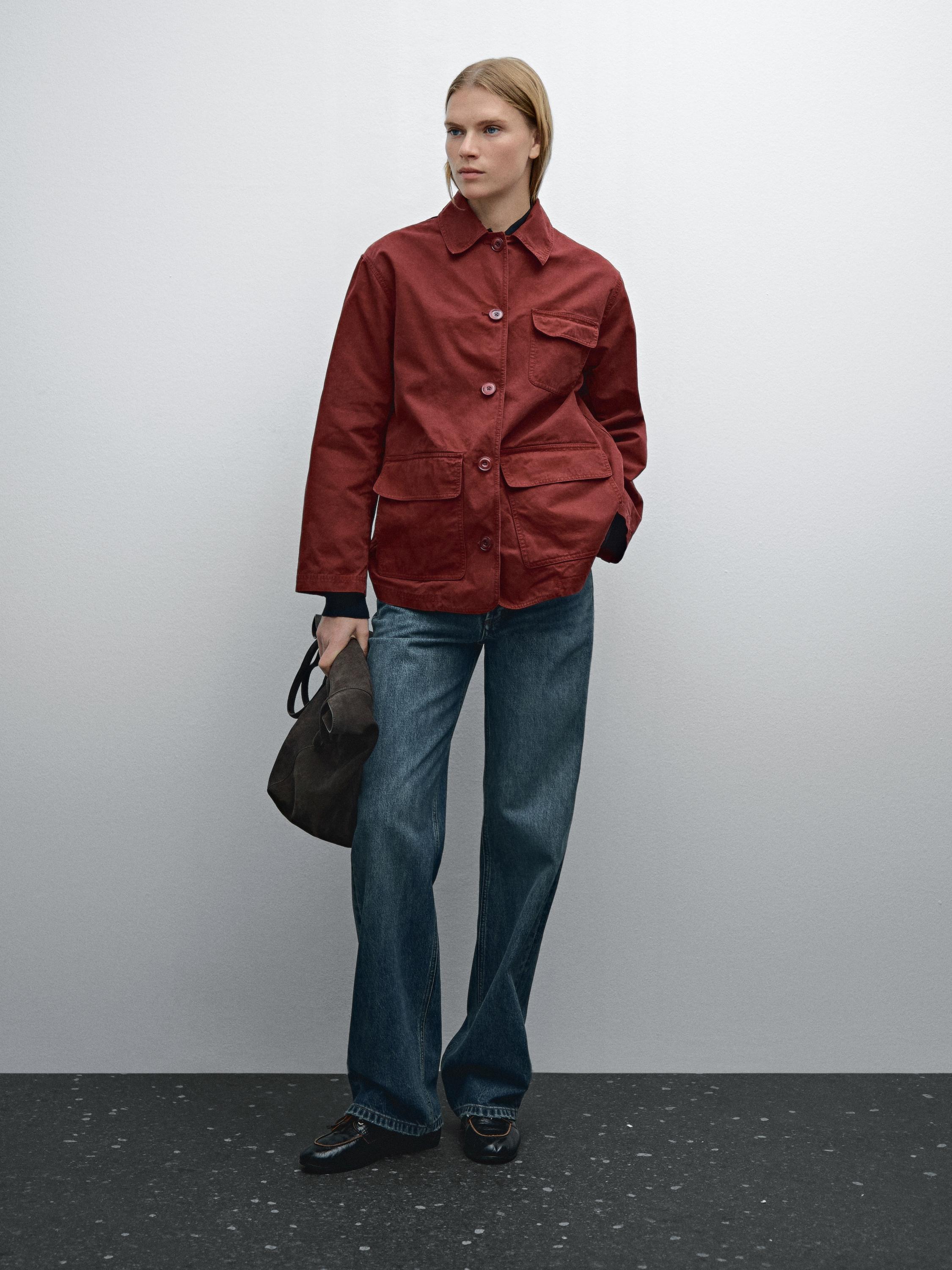 Giacca color ruggine con dettaglio di tasche in cotone
