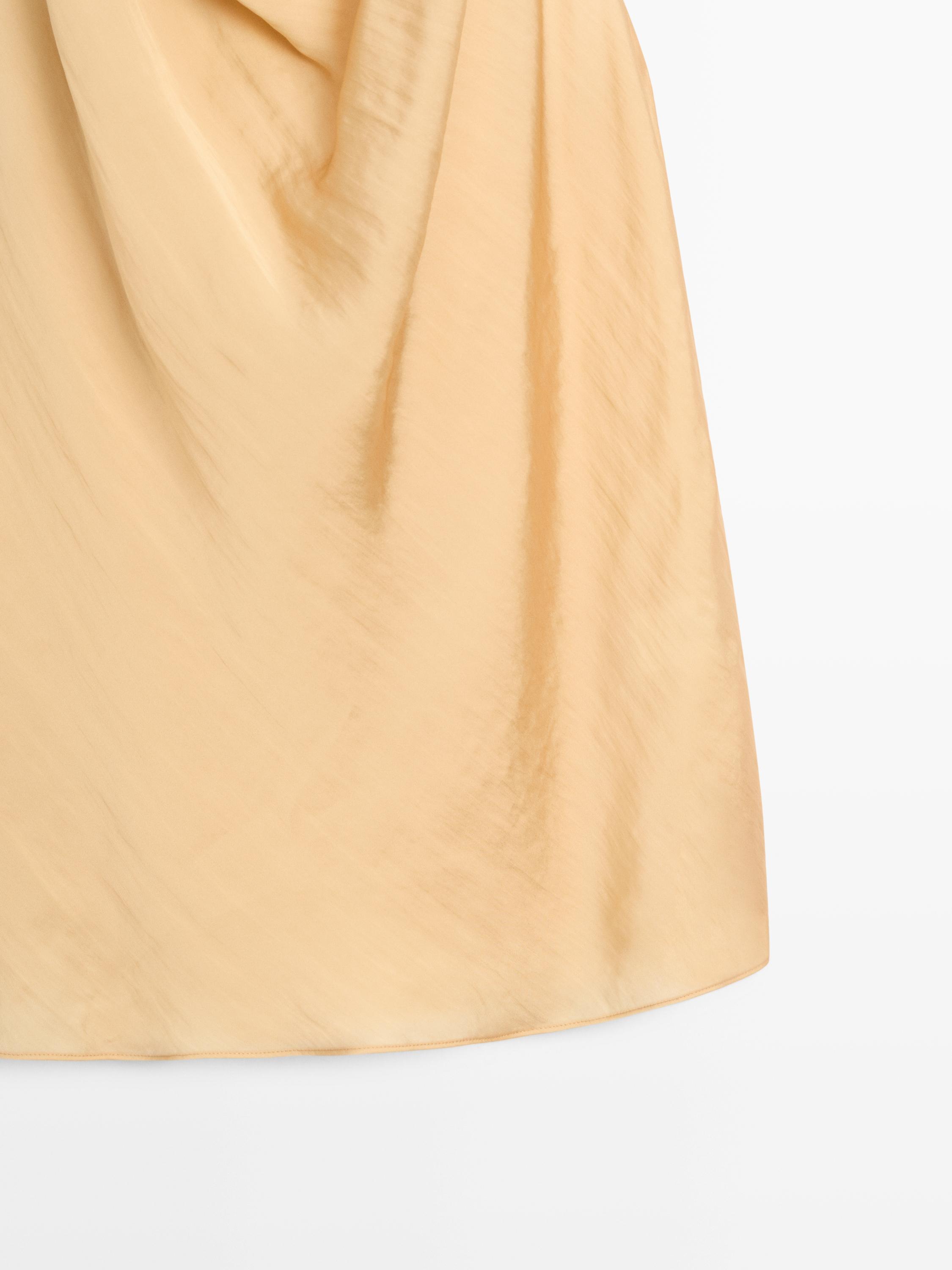 Flowing top with cowl neckline — Vanilla