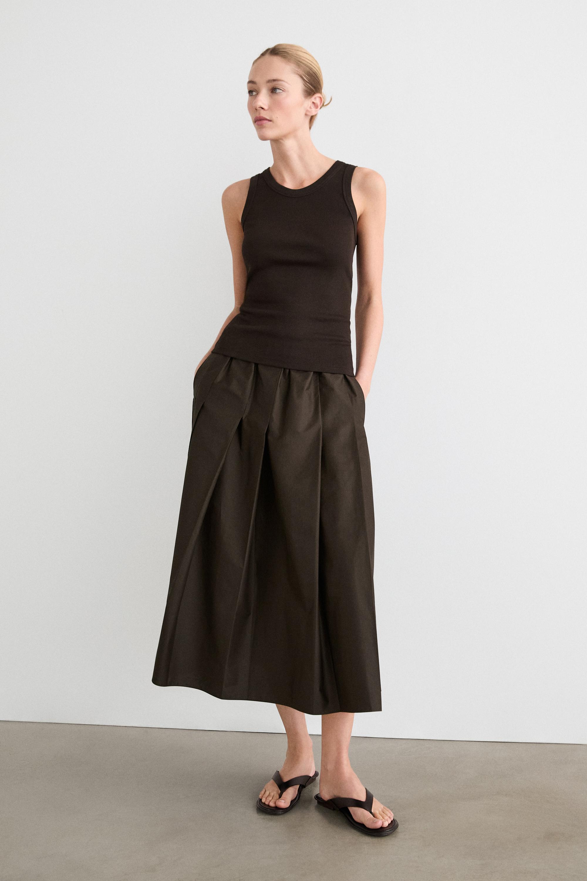 Box pleat technical fabric midi skirt