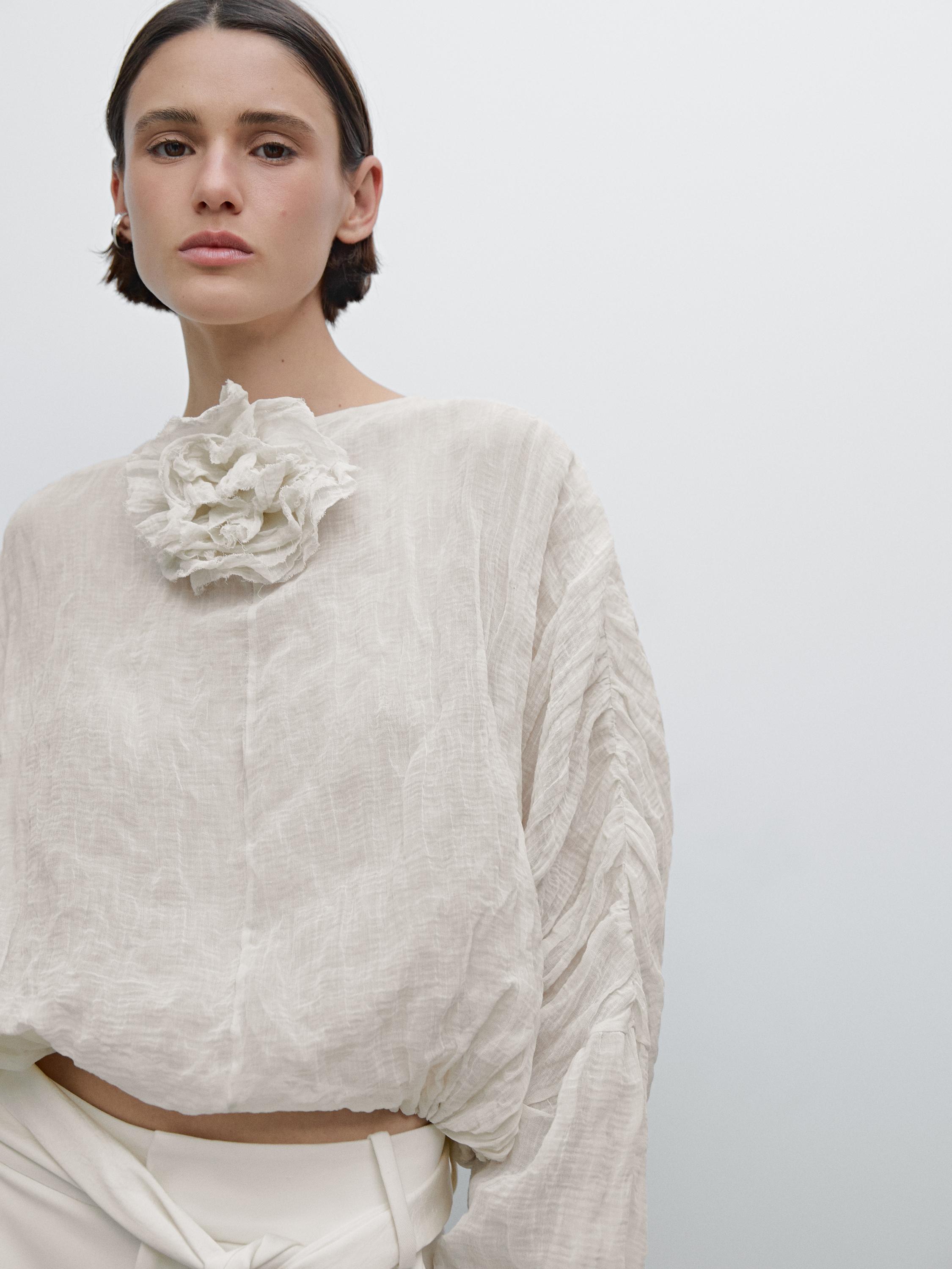 Oversize blouse with flower detail - Studio