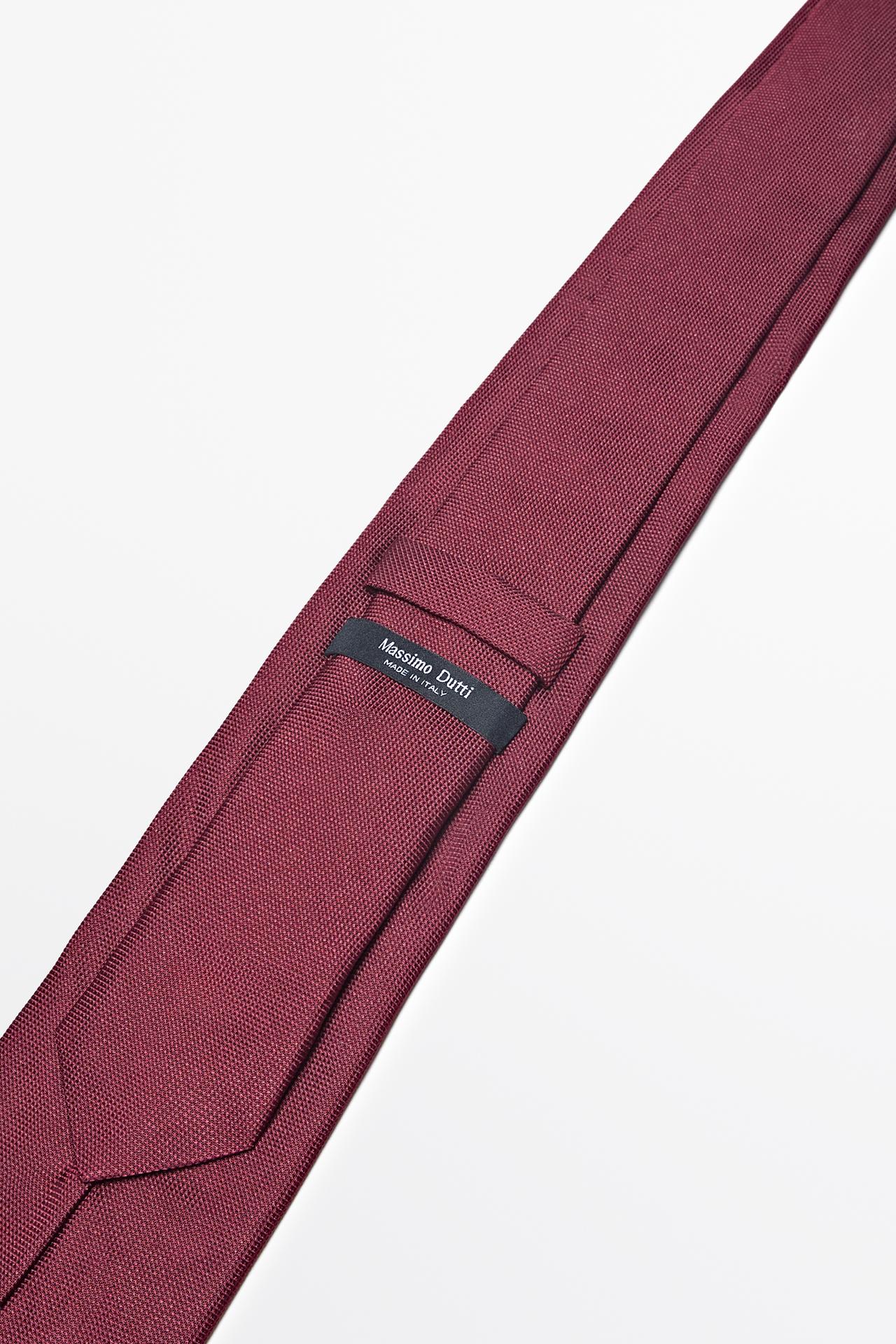 100% silk textured tie — MAROON
