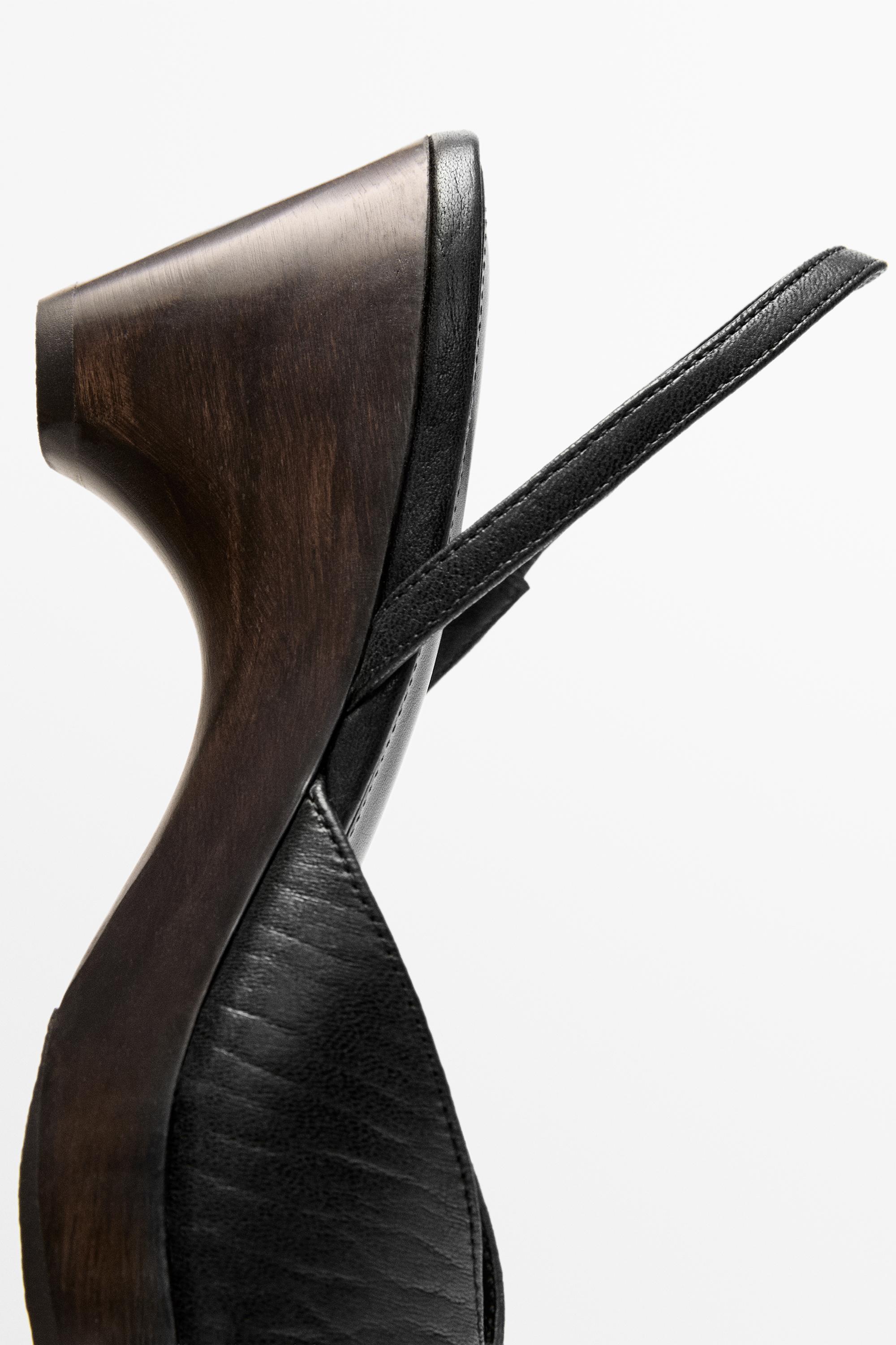 Wood heel sandal - Limited edition — BLACK