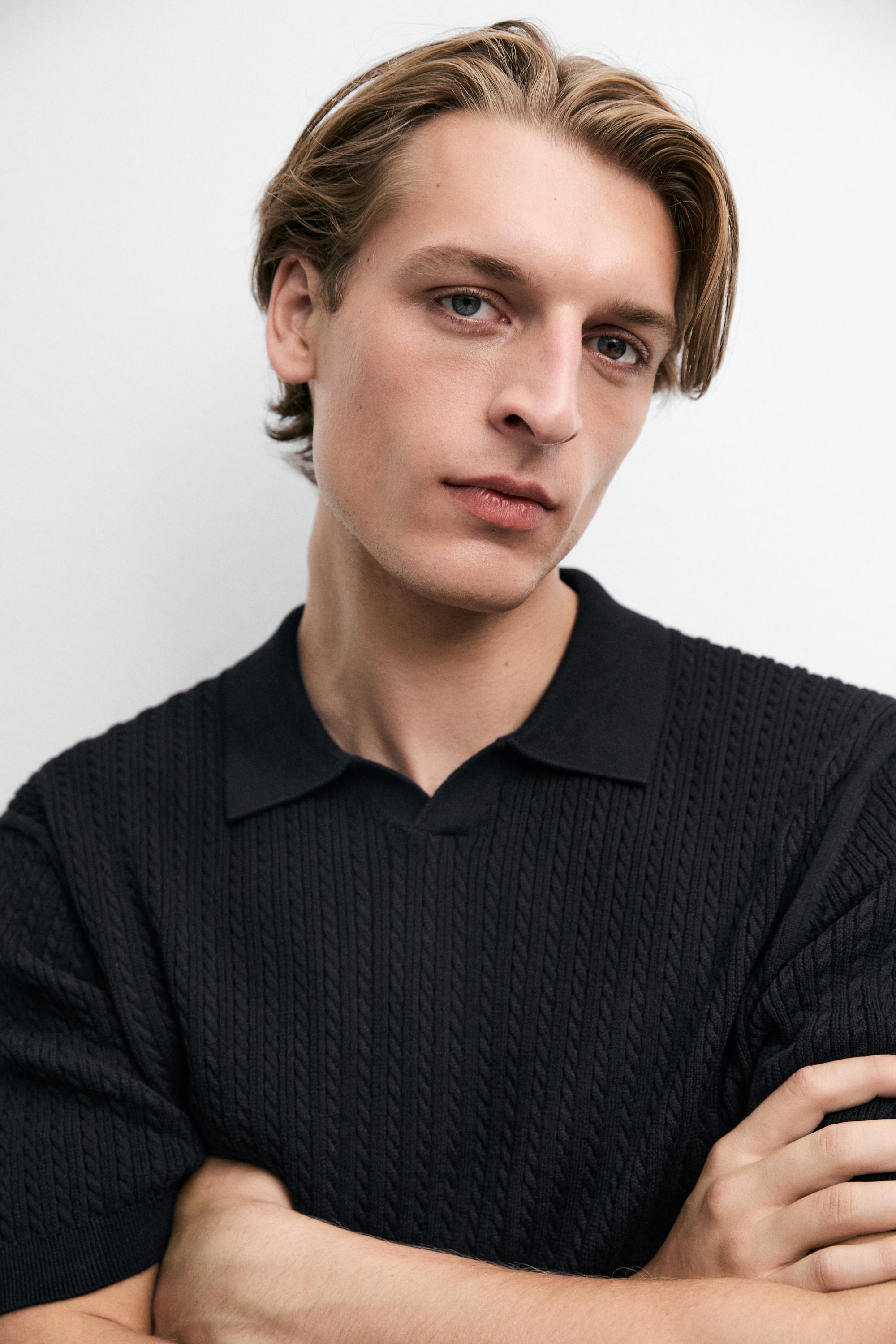 100% cotton cable-knit polo sweater — NAVY BLUE