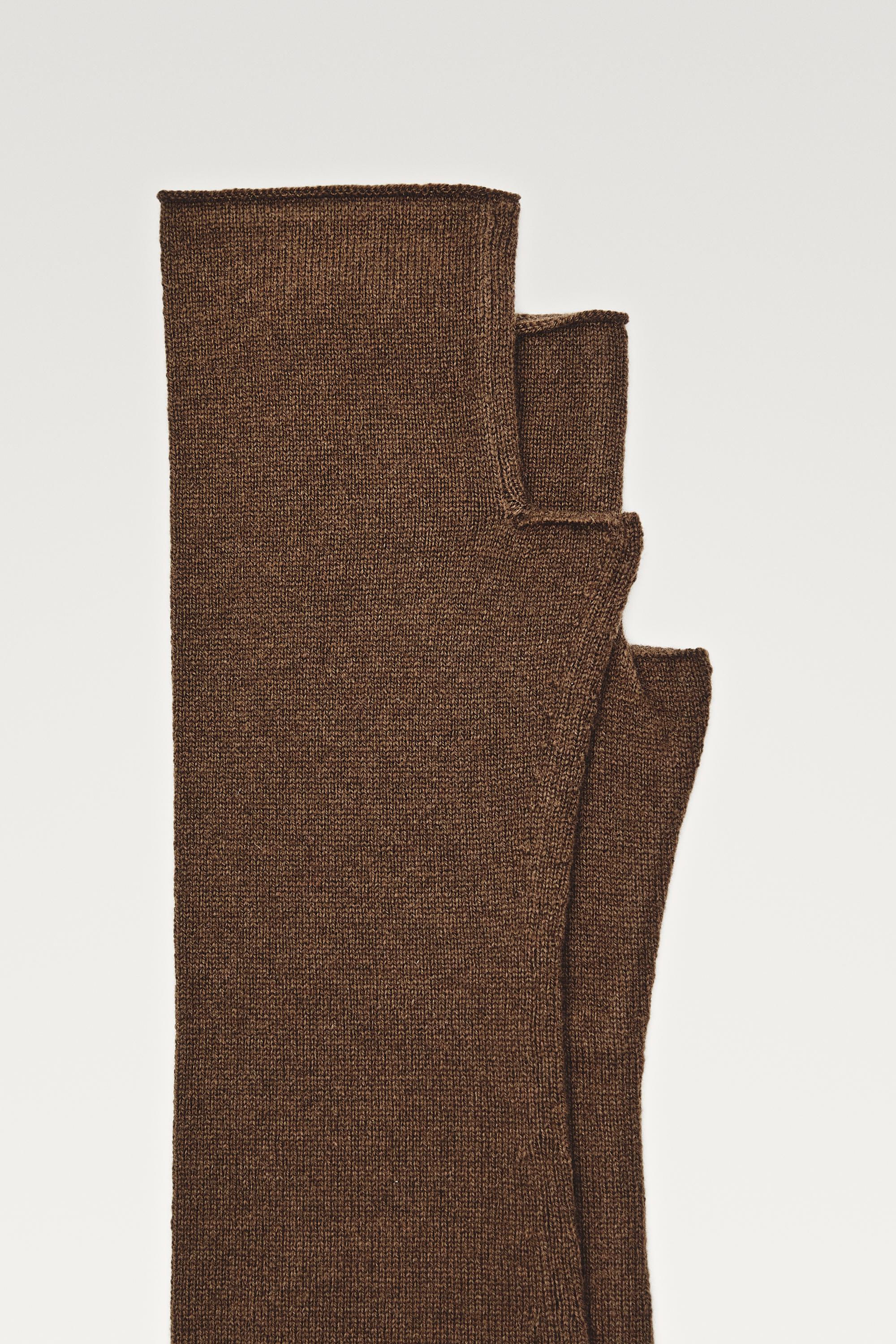 Wool and cashmere knit scarf