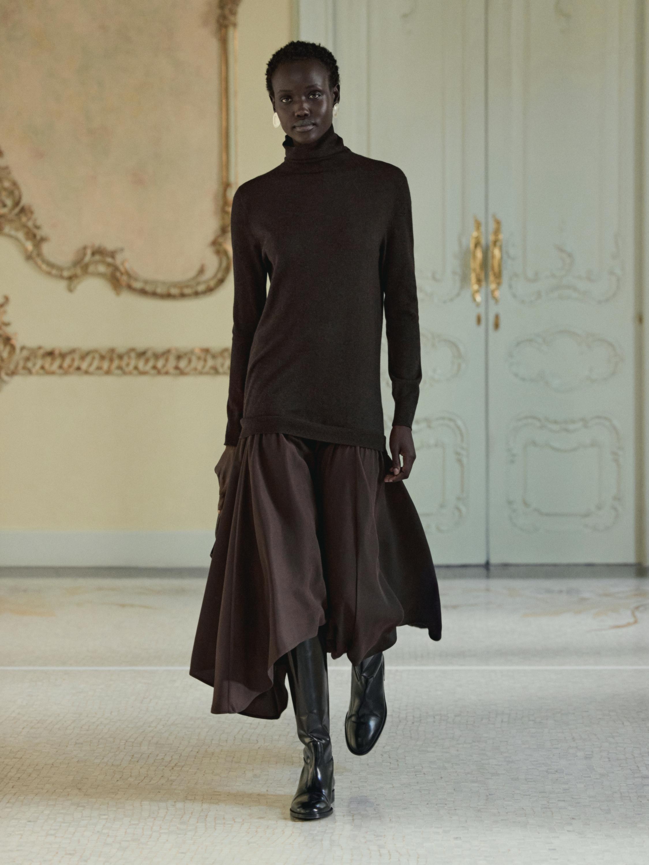 Wool blend knit dress with contrast detail — Chocolate
