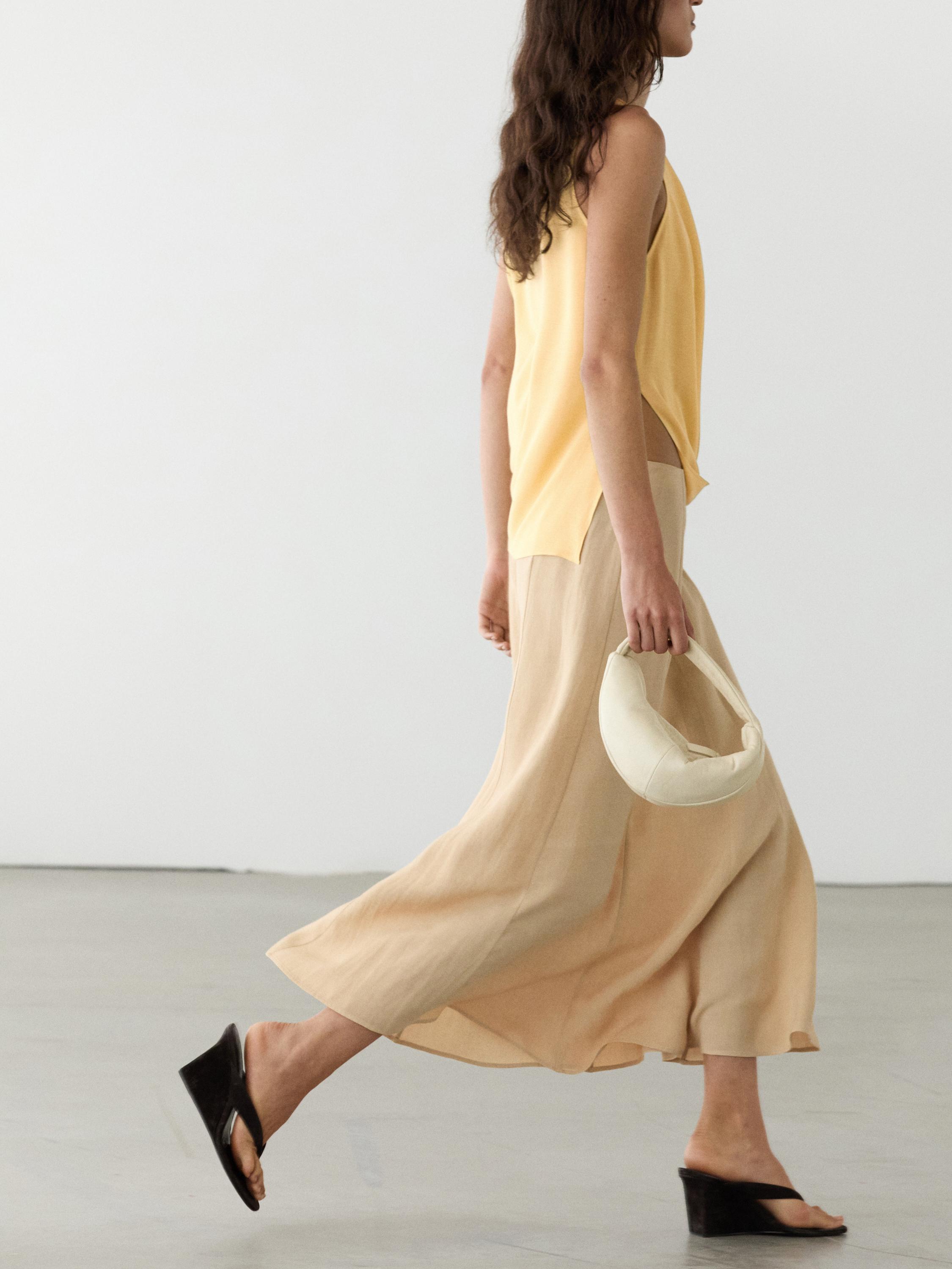 Flowing flared skirt — PALE YELLOW