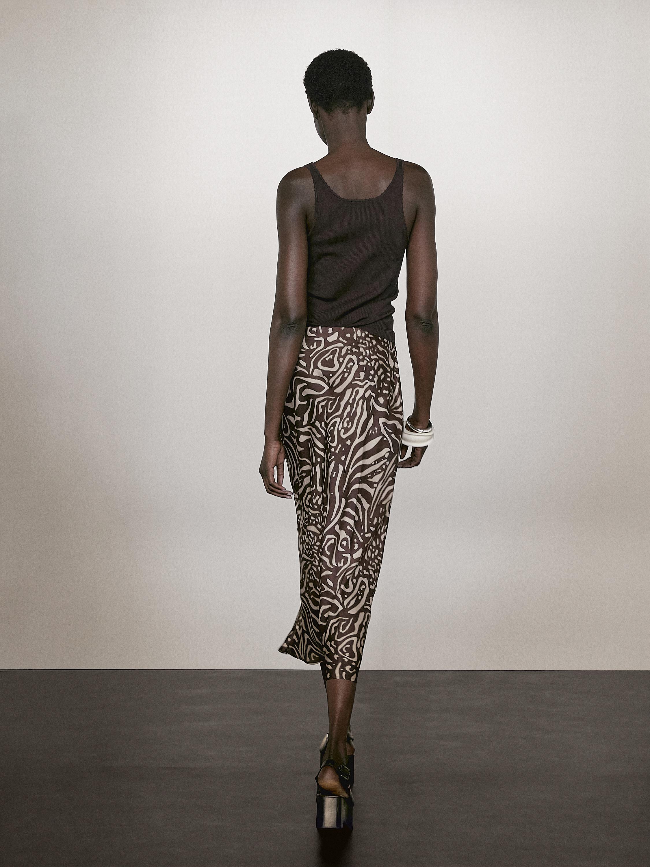 Saia midi fluida com animal print