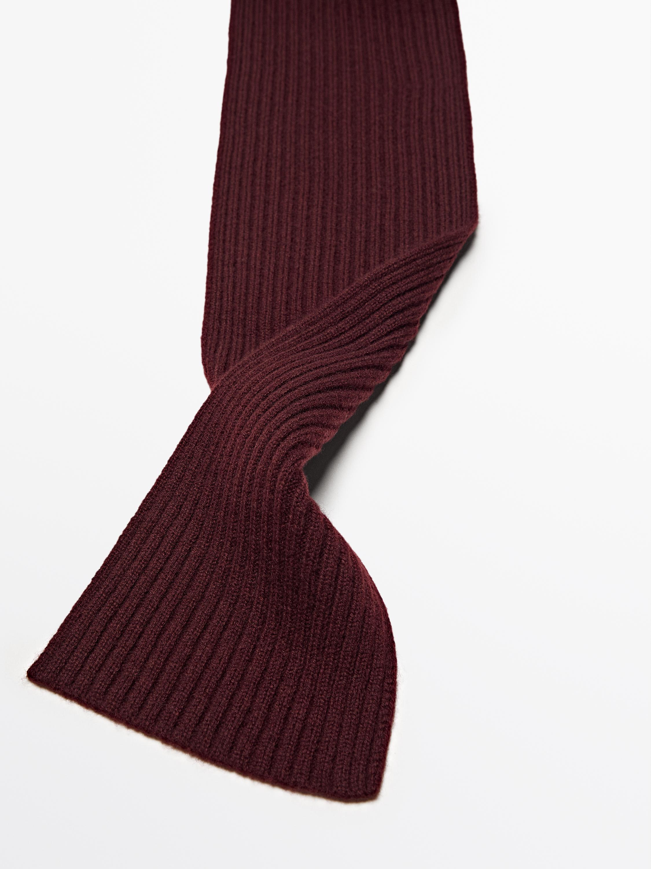 Fine ribbed fabric scarf