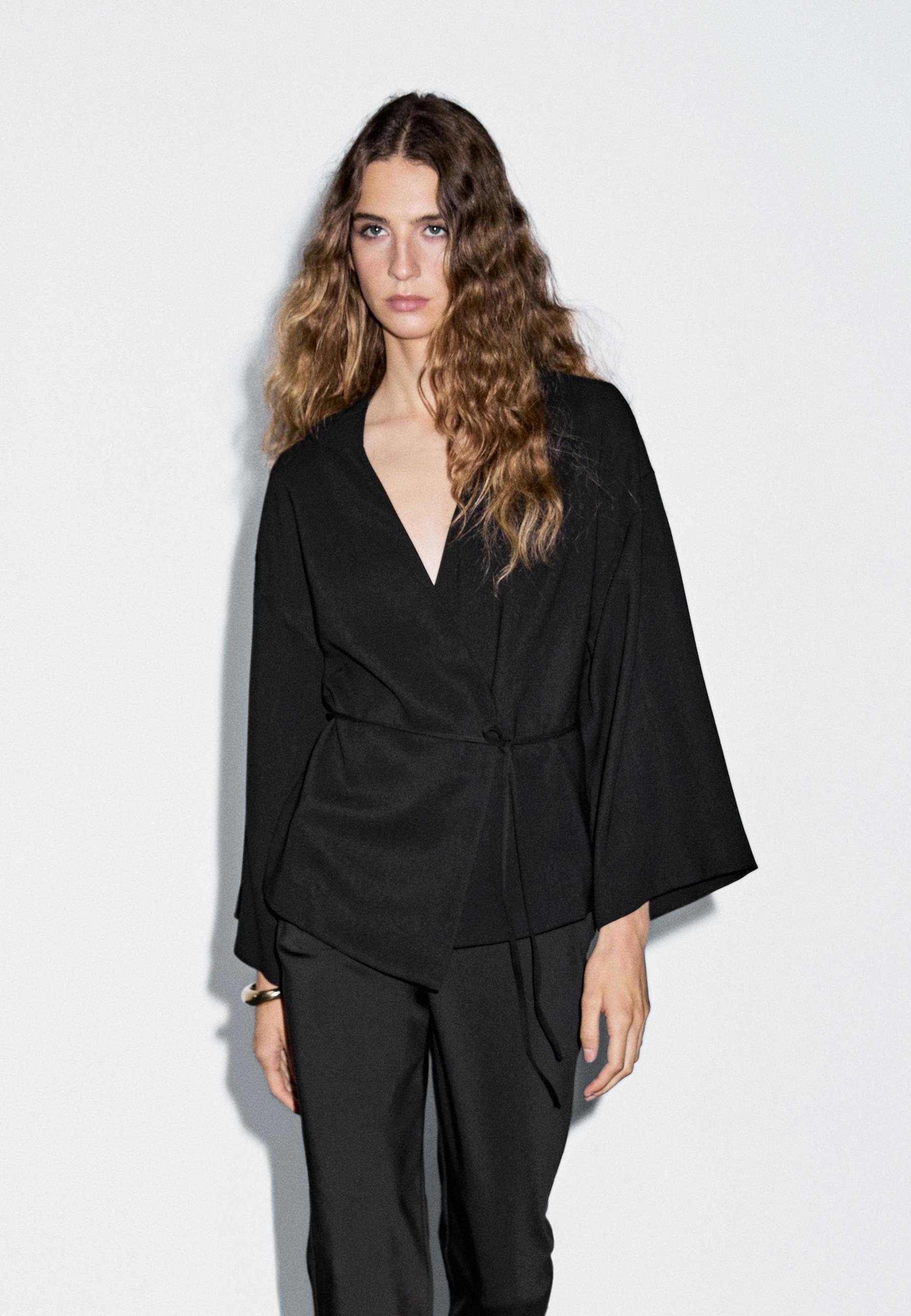 Flowing V-neck kimono