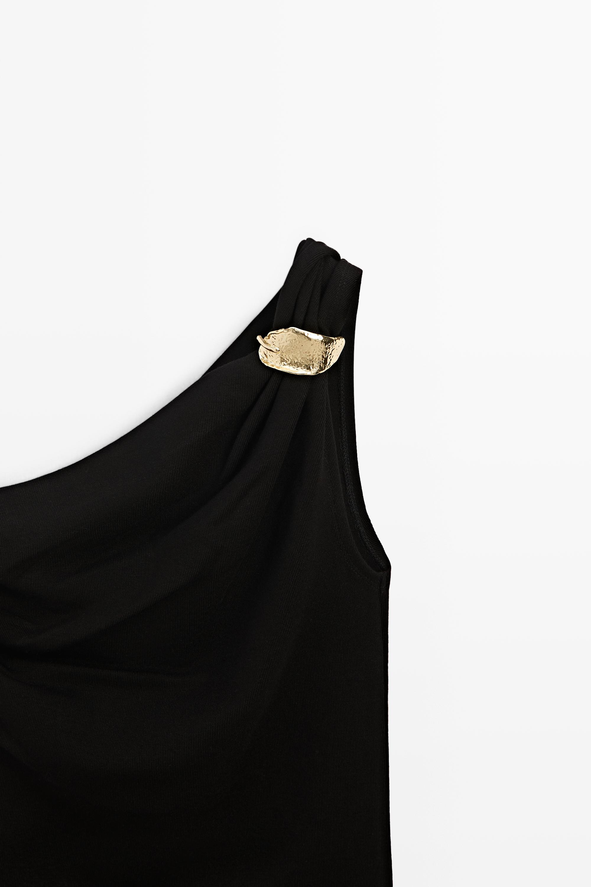 Asymmetric top with metal detail — BLACK