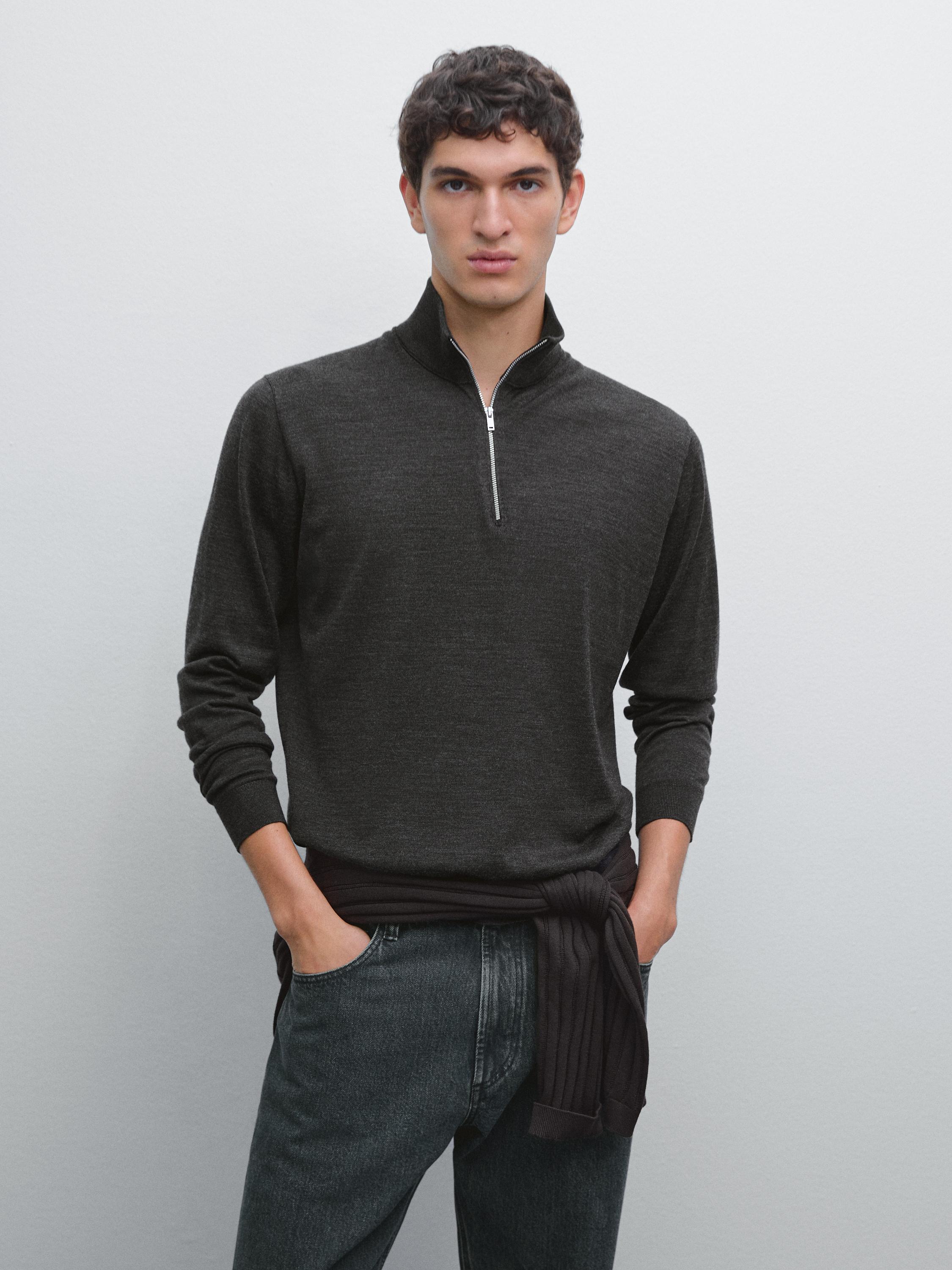 Camisola de malha com gola de fecho de correr