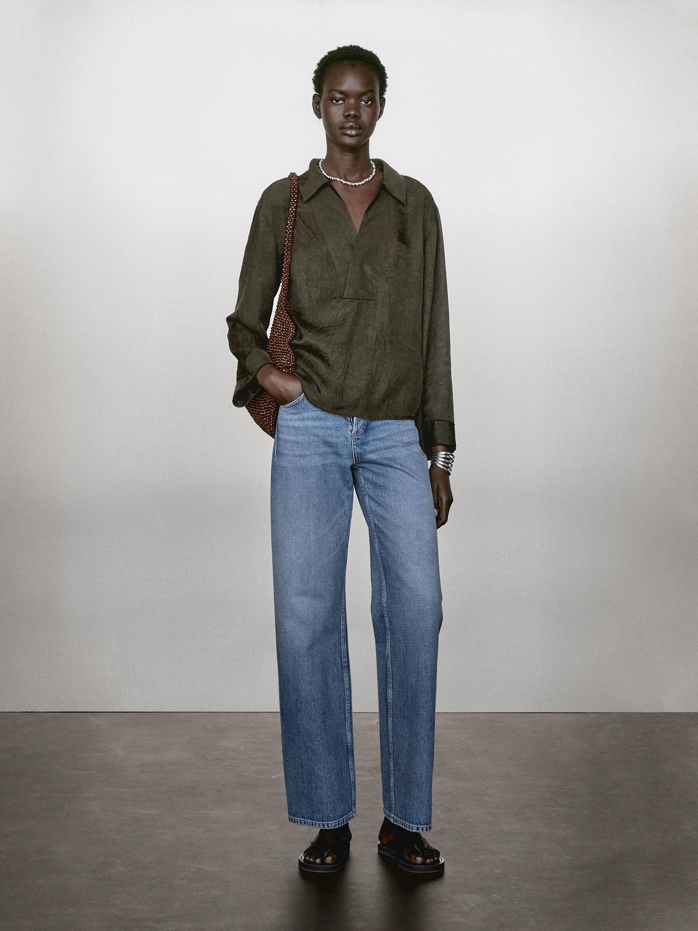 Blusa fluida cuello polo