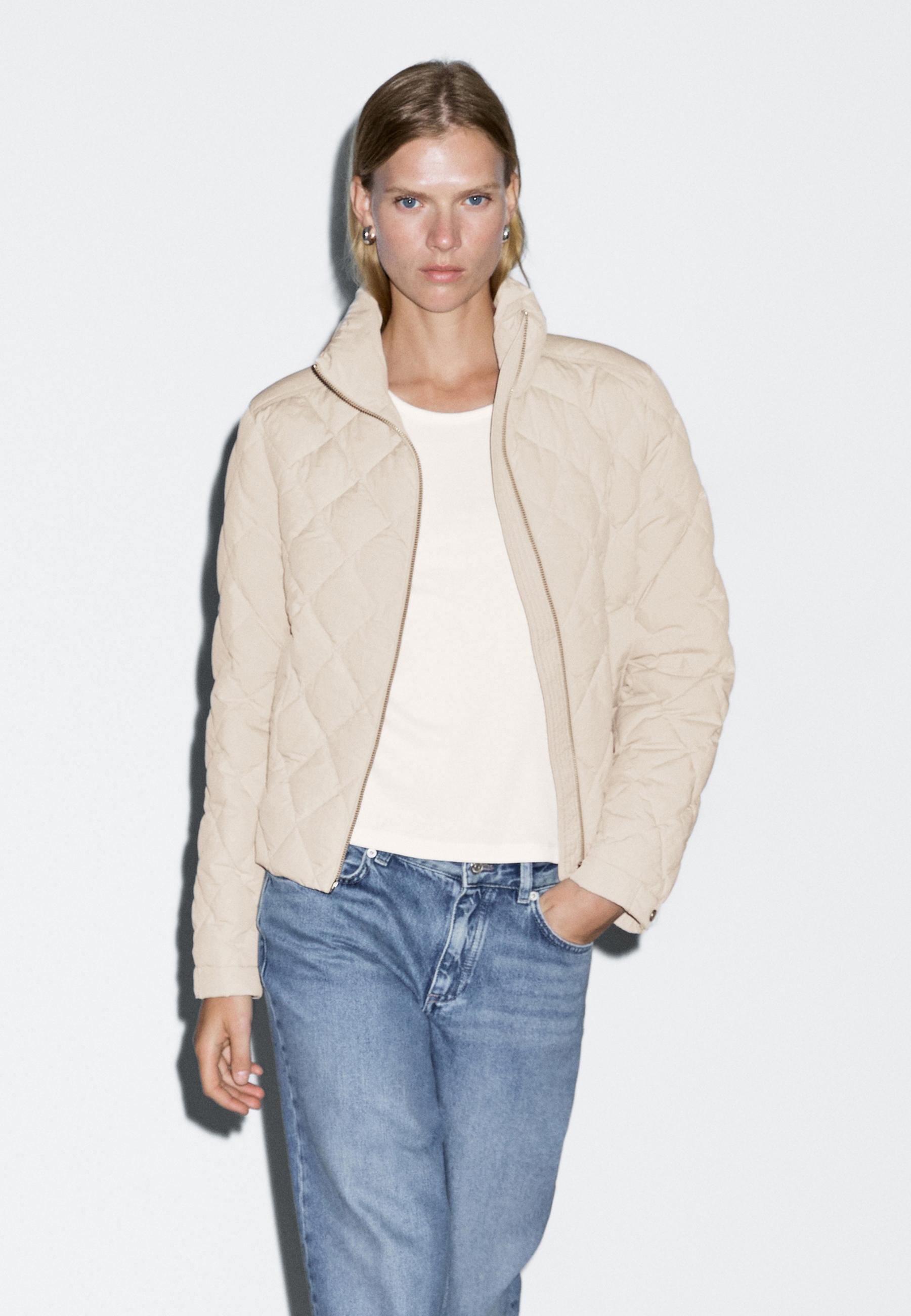 Short puffer jacket