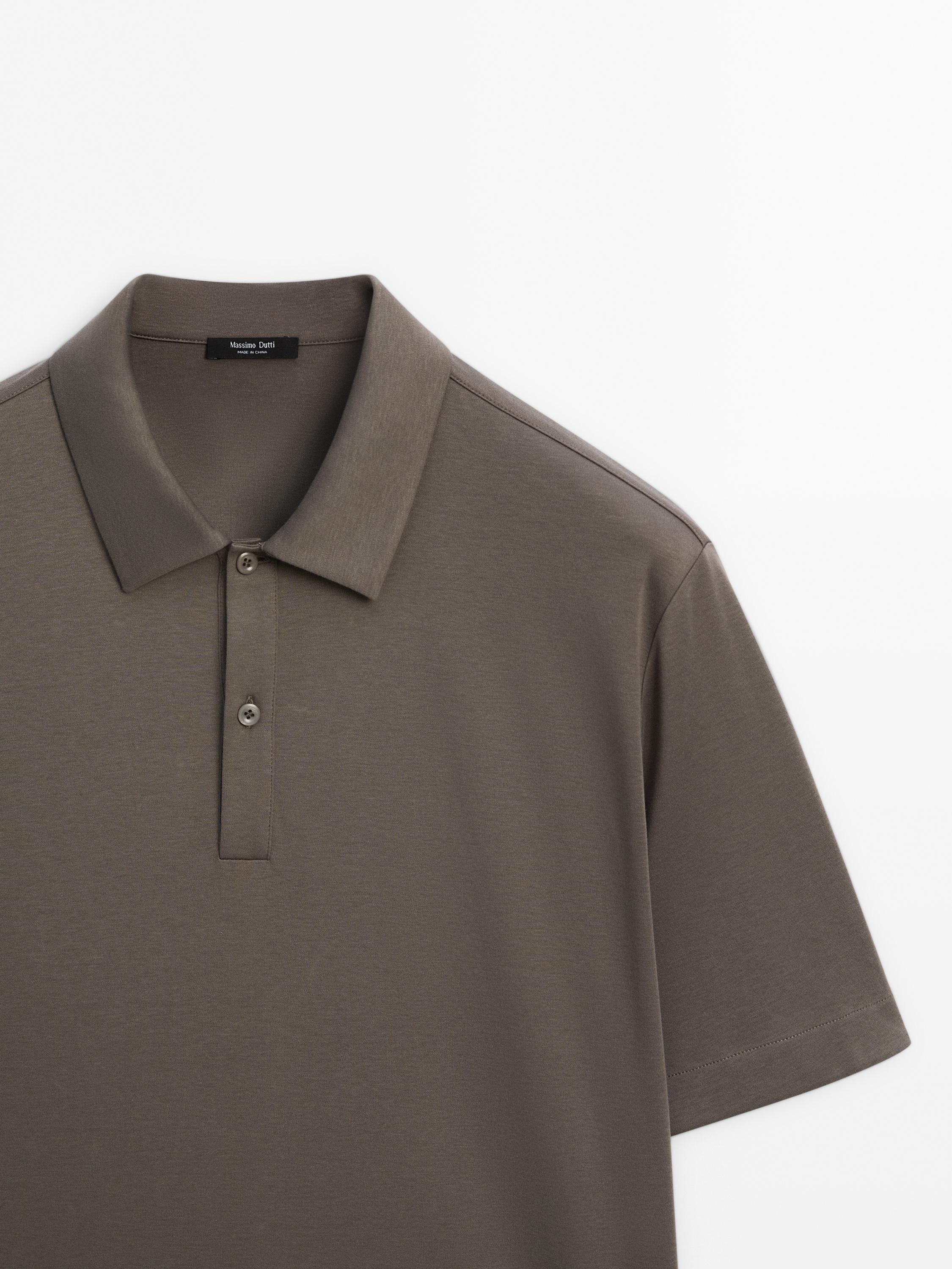 100% cotton polo shirt with buttoned collar
