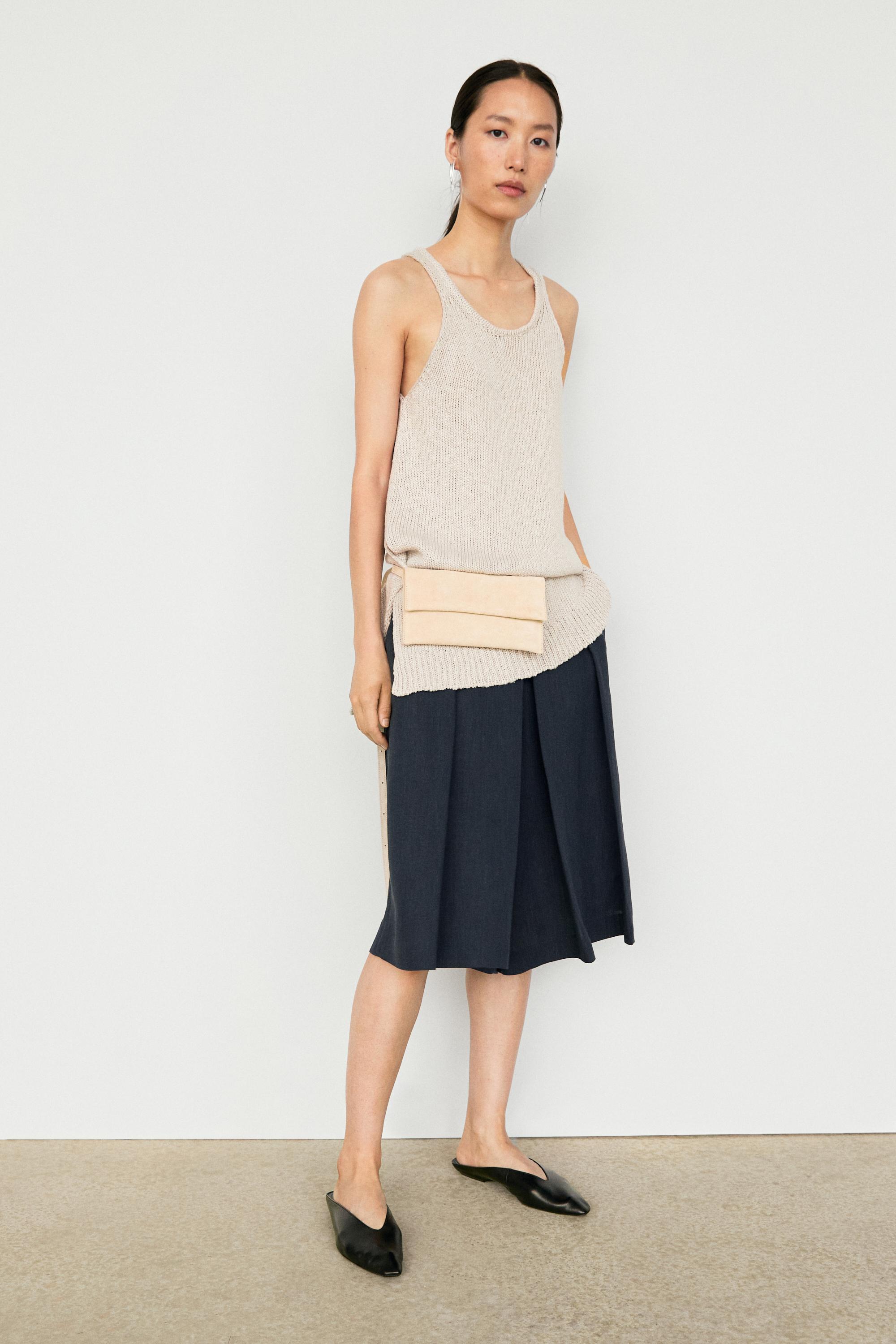 Linen blend Bermuda shorts with pleats — BLUE