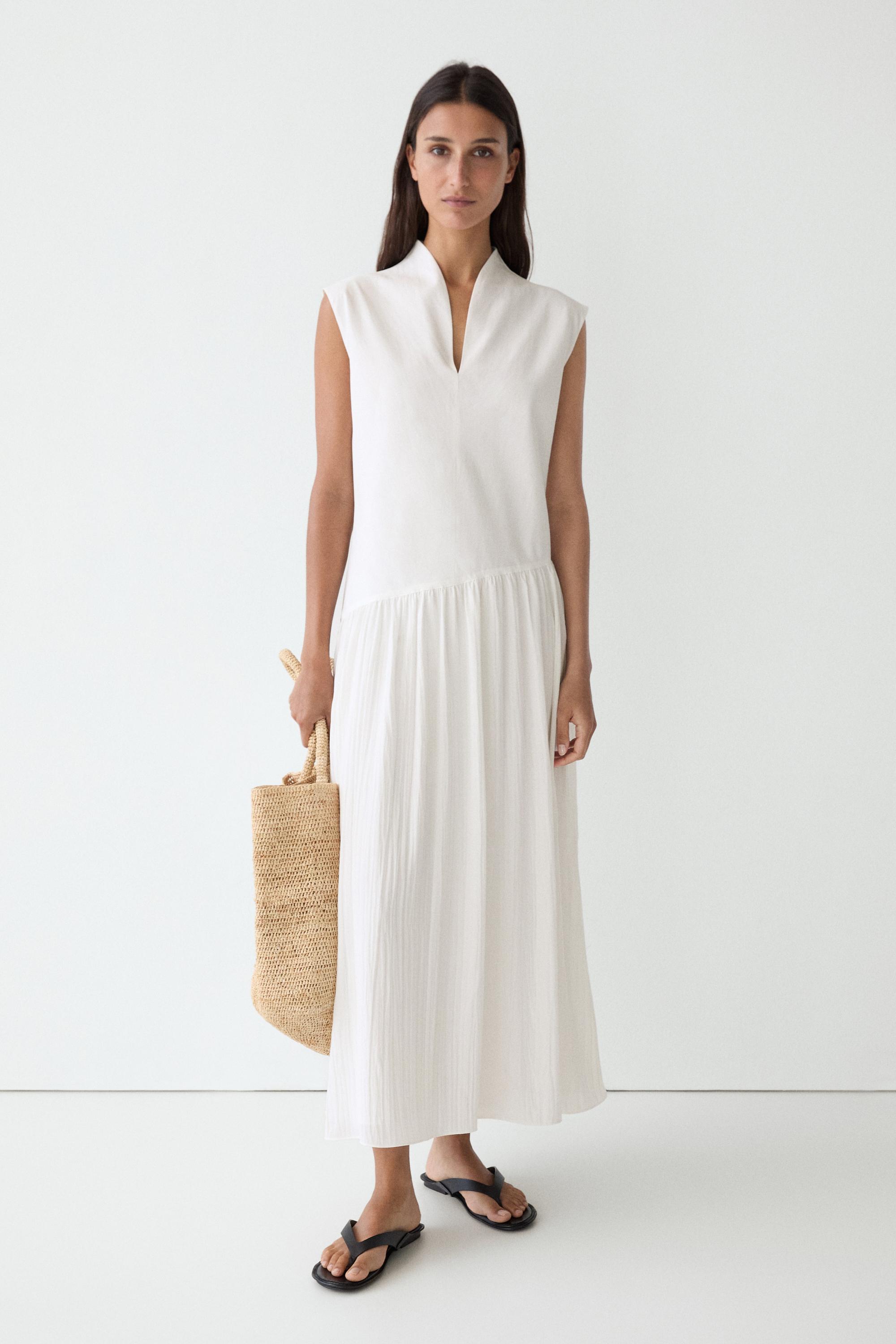 Matching dress with pleated skirt — Off white