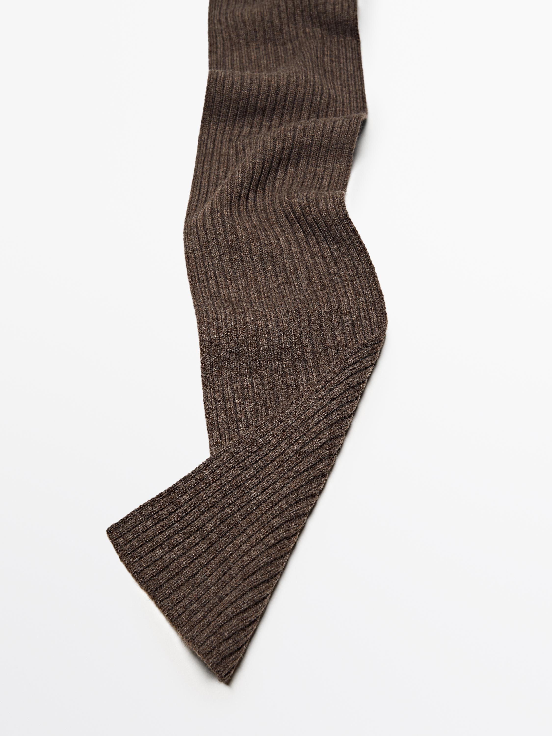 Fine ribbed fabric scarf