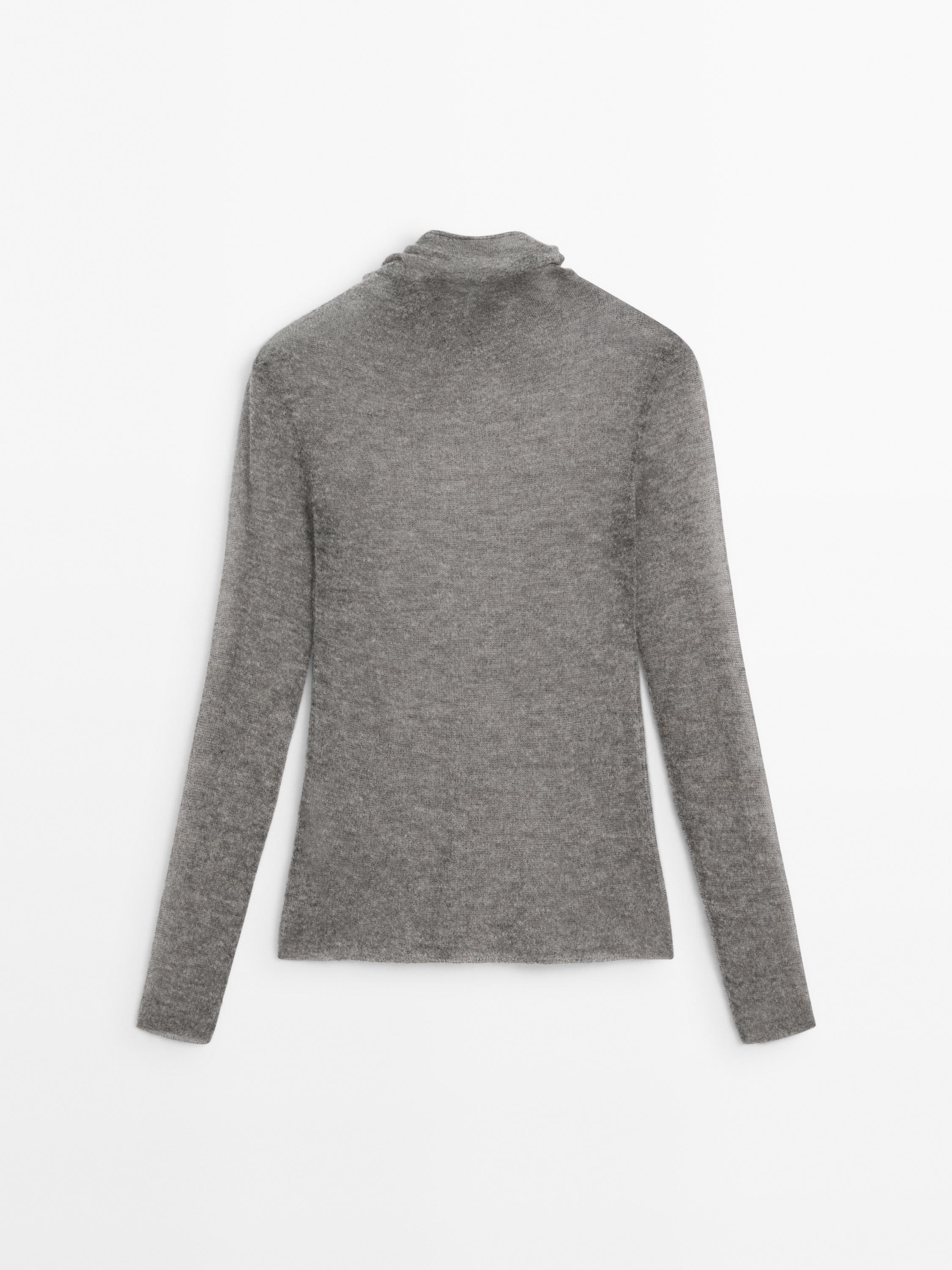 Fine cutwork T-shirt