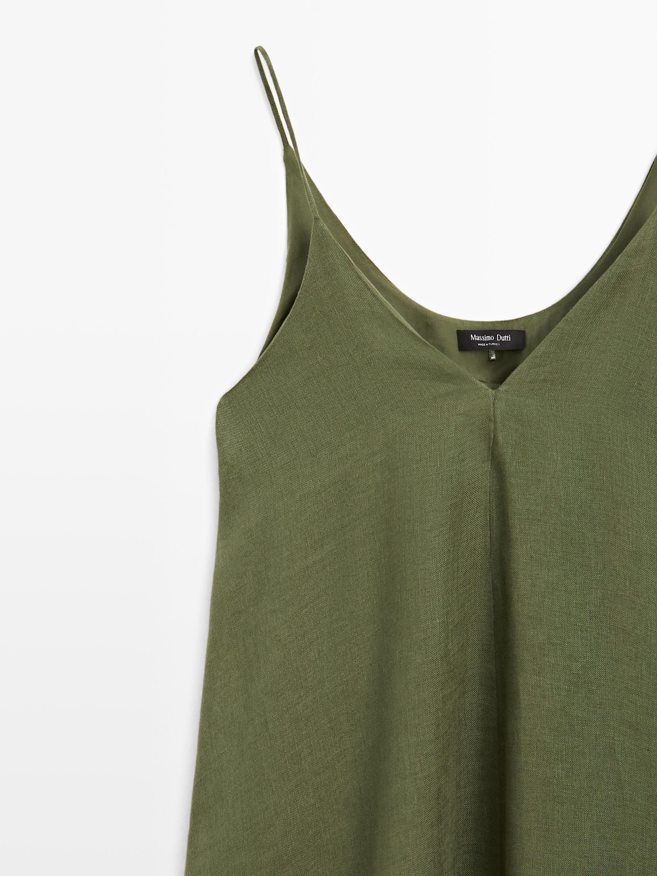 Gaun midi dengan tali tipis