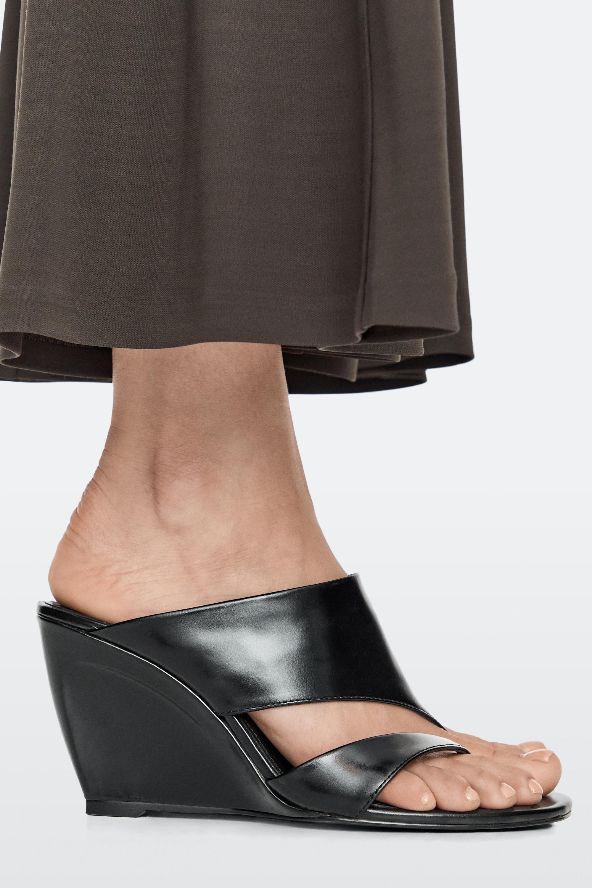 Leather wedge sandals — BLACK
