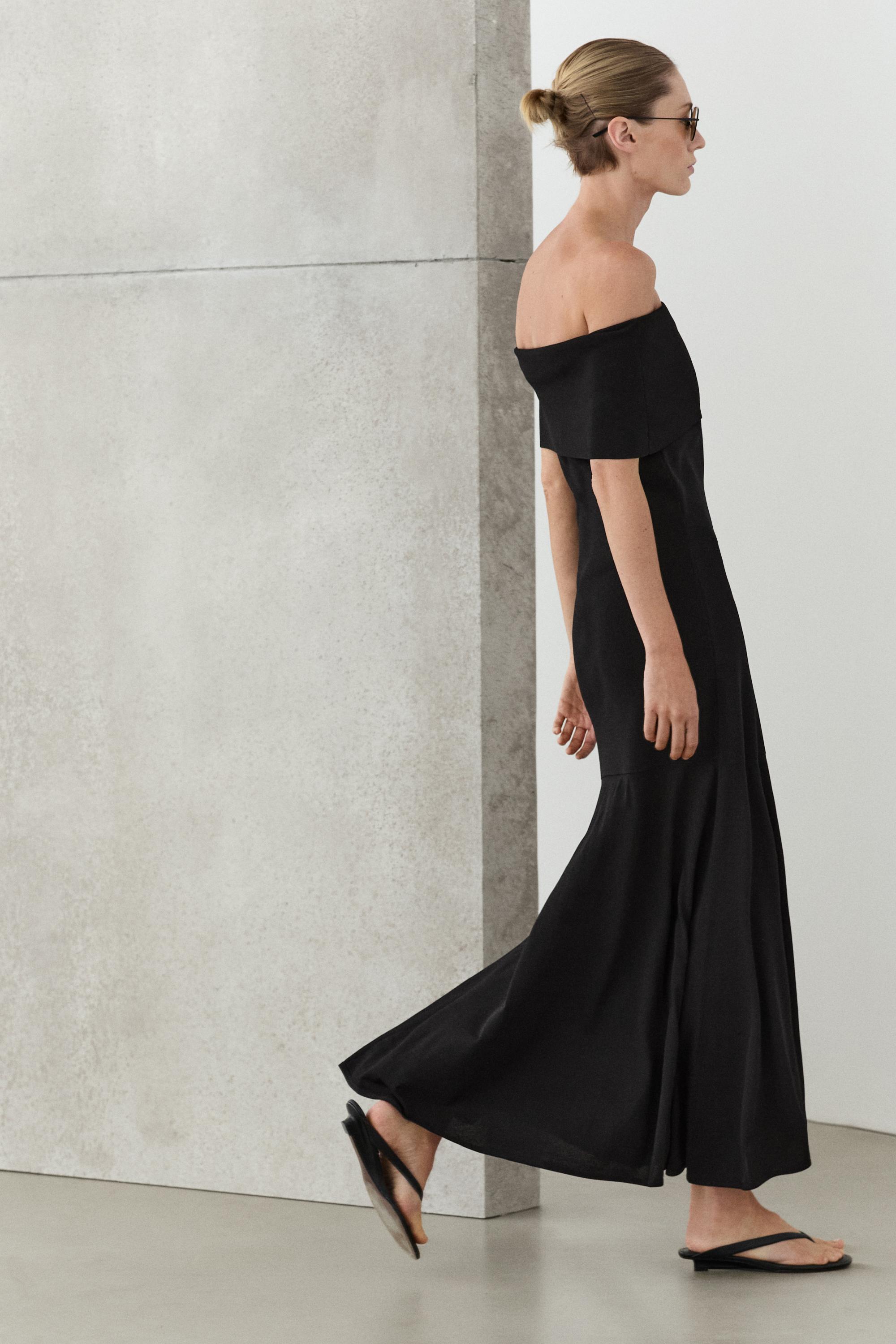 Knit midi dress with exposed shoulders — BLACK