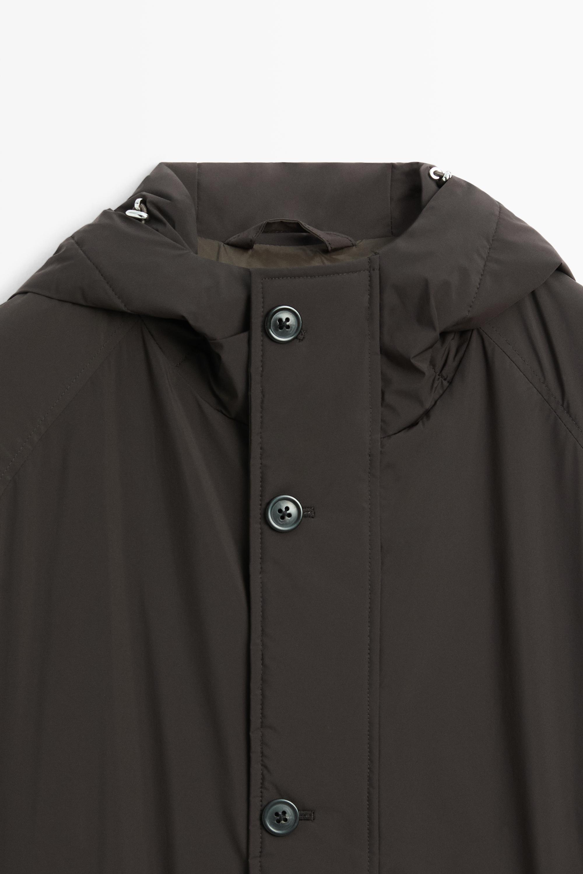 Massimo Dutti Uzun teknik parka görsel 7
