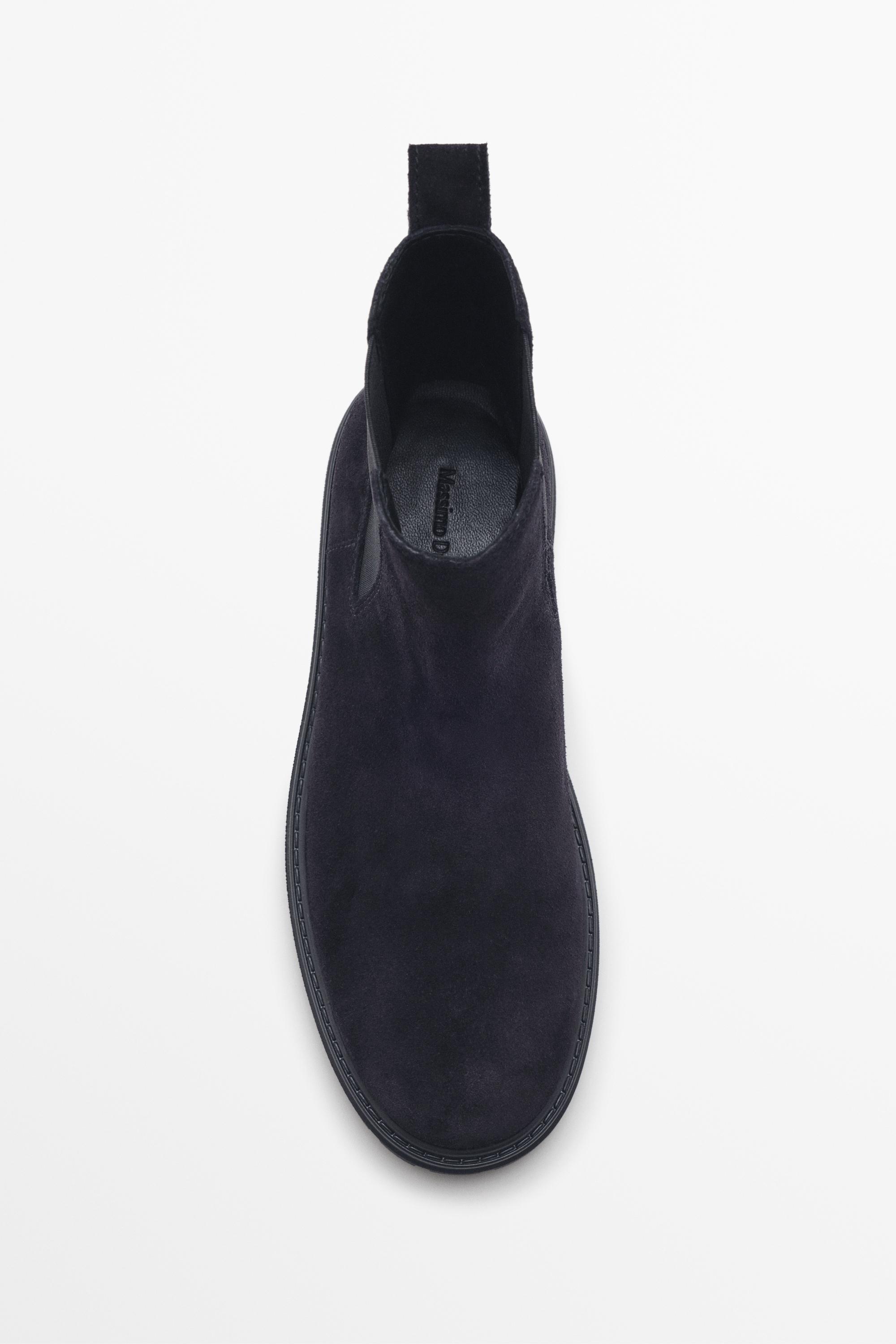 Flat Chelsea track sole ankle boot