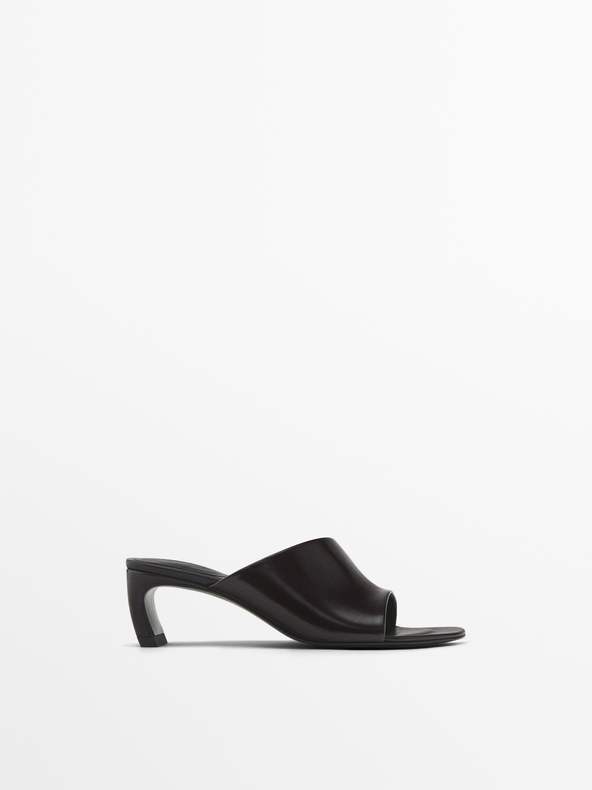 Chaussures à talon type mules en cuir